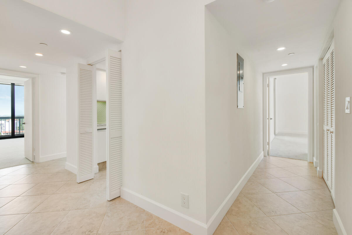 123 Lakeshore Drive Ph45 Property Photo 39