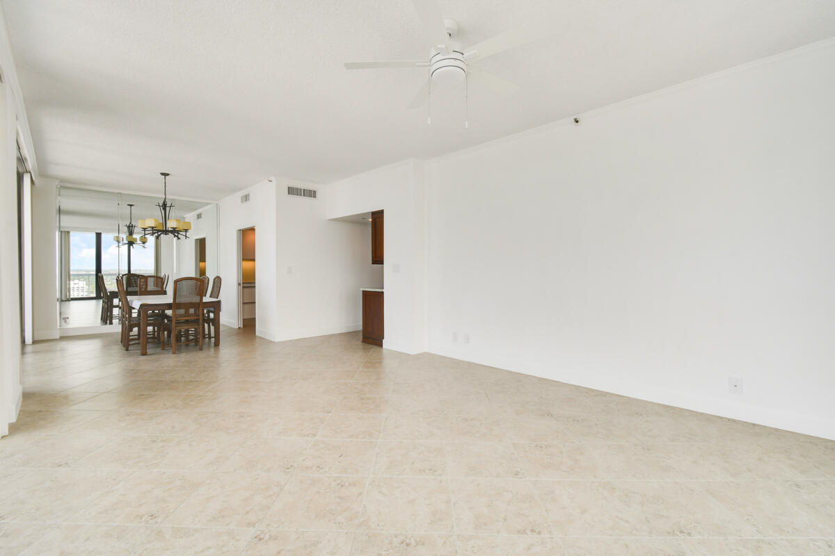 123 Lakeshore Drive Ph45 Property Photo 45