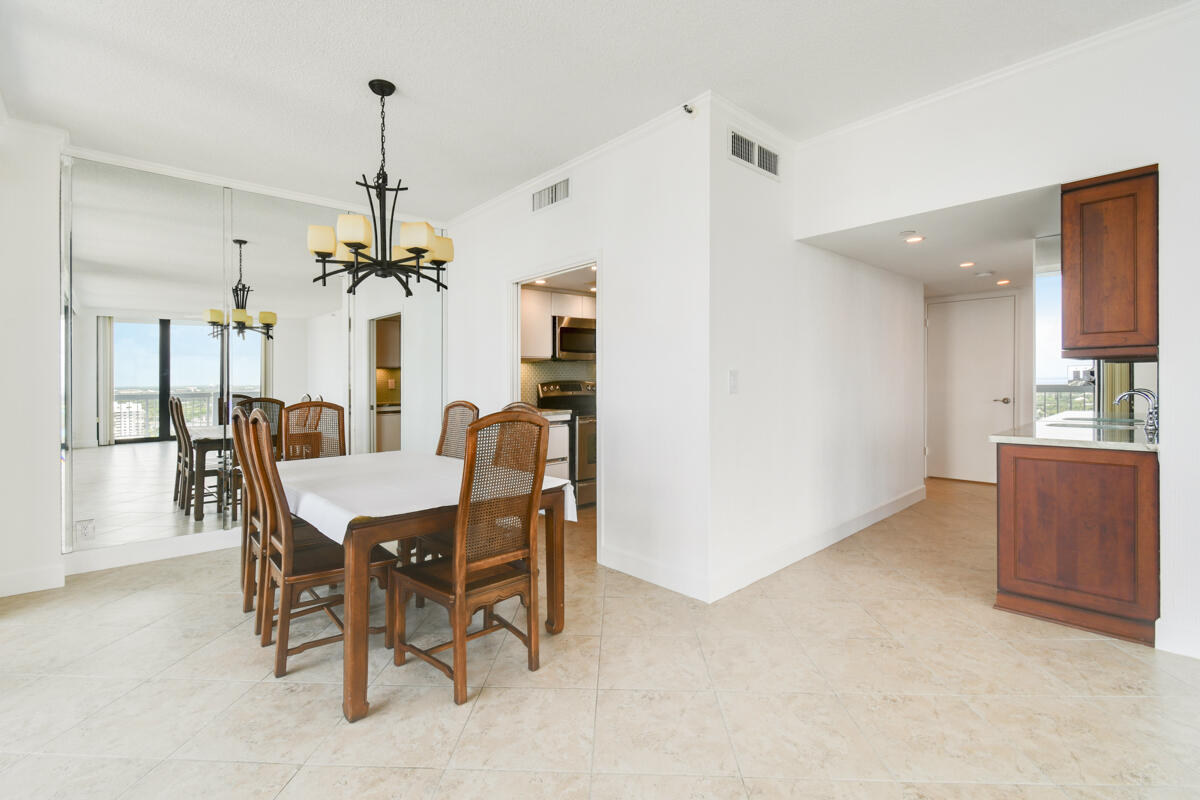 123 Lakeshore Drive Ph45 Property Photo 46