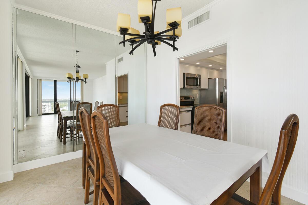 123 Lakeshore Drive Ph45 Property Photo 47
