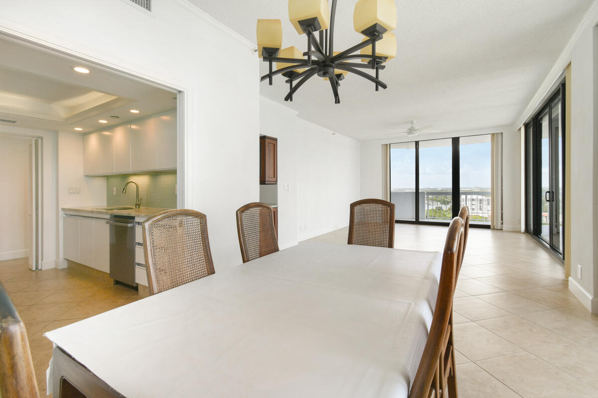 123 Lakeshore Drive Ph45 Property Photo 48