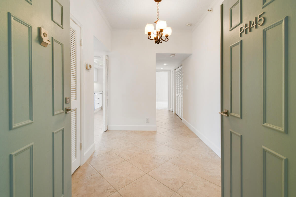 123 Lakeshore Drive Ph45 Property Photo 49