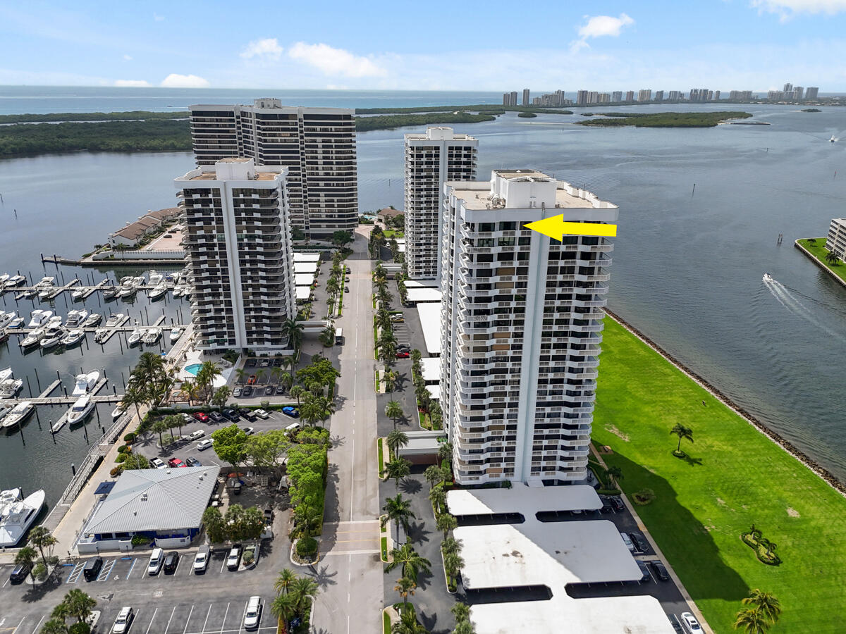 123 Lakeshore Drive Ph45 Property Photo 60