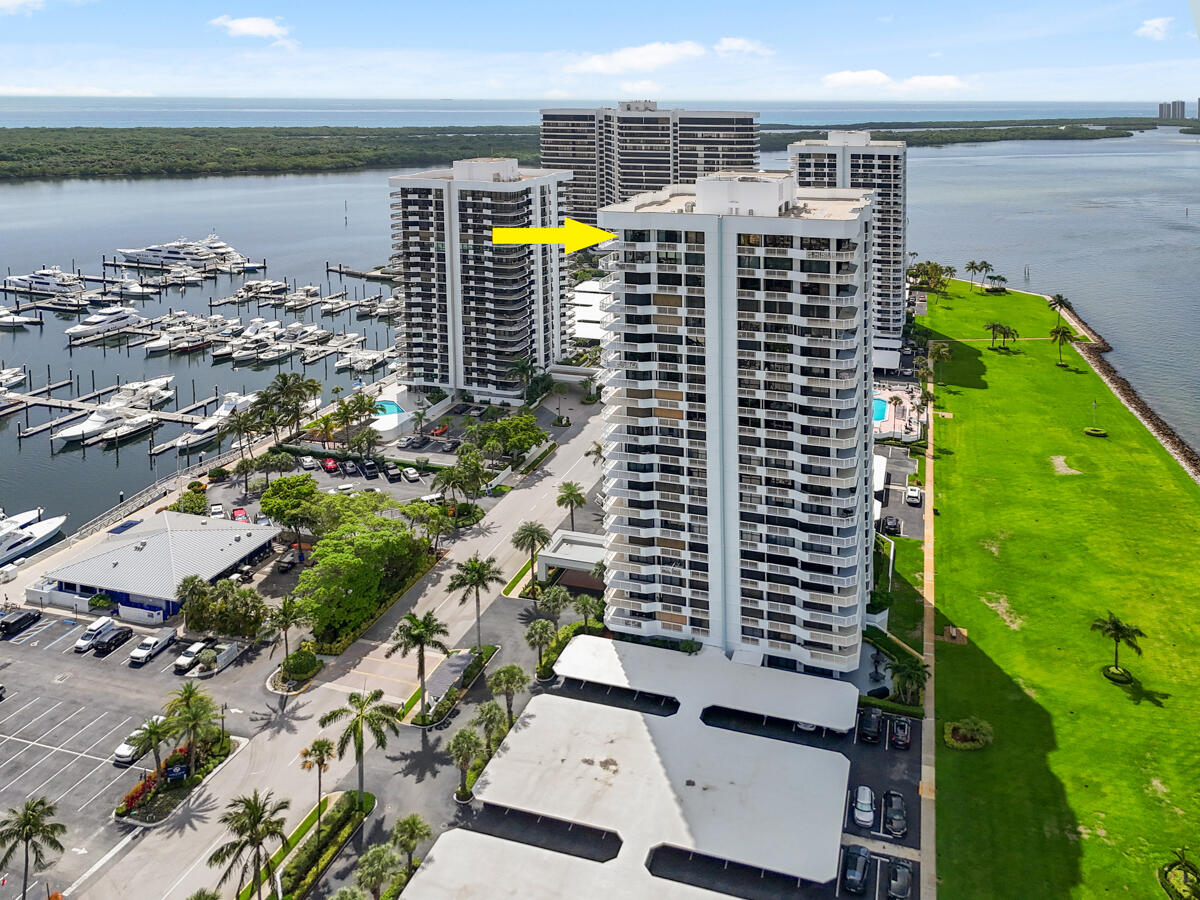 123 Lakeshore Drive Ph45 Property Photo 62