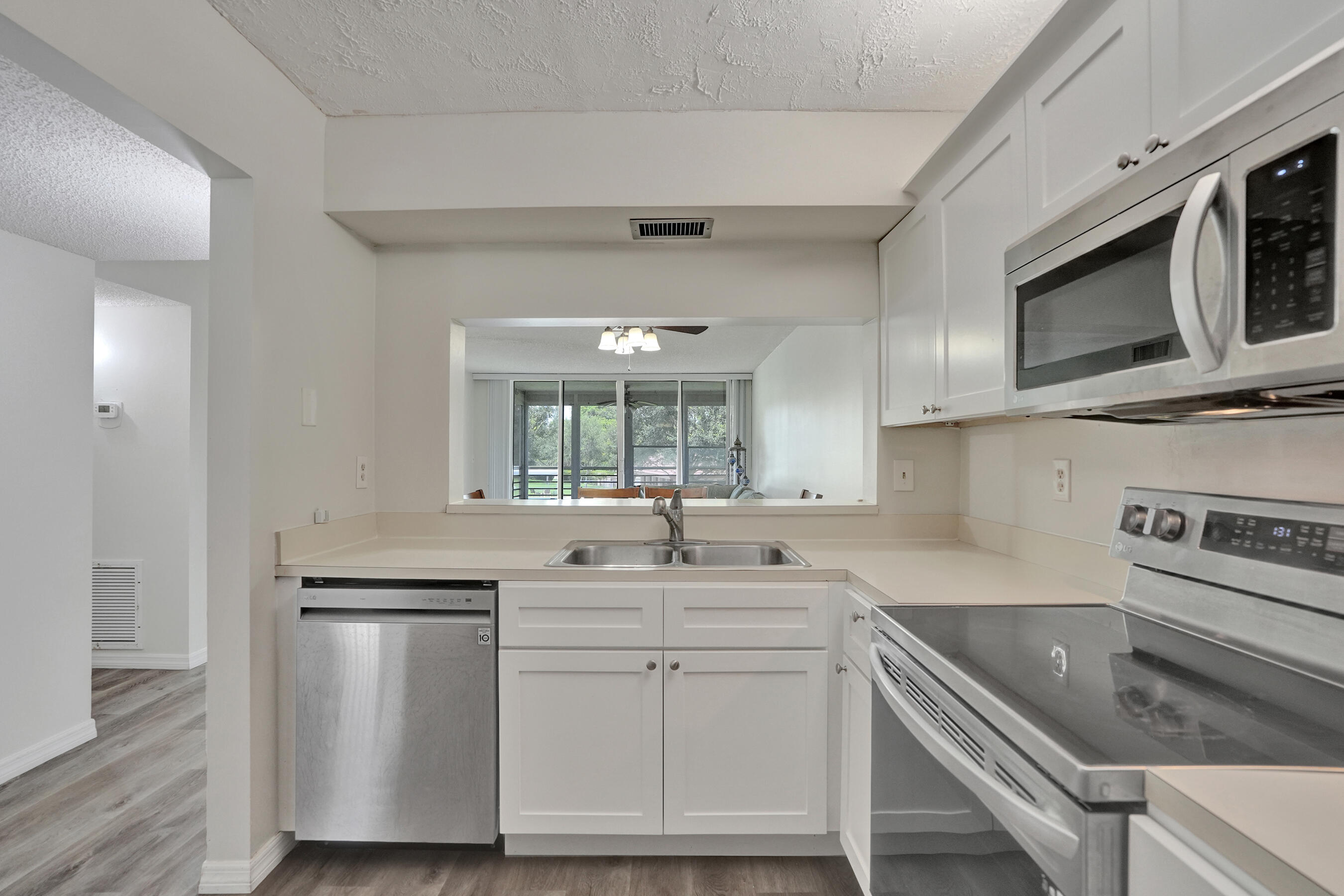 1920 Sabal Palm Drive 203 Property Photo 5