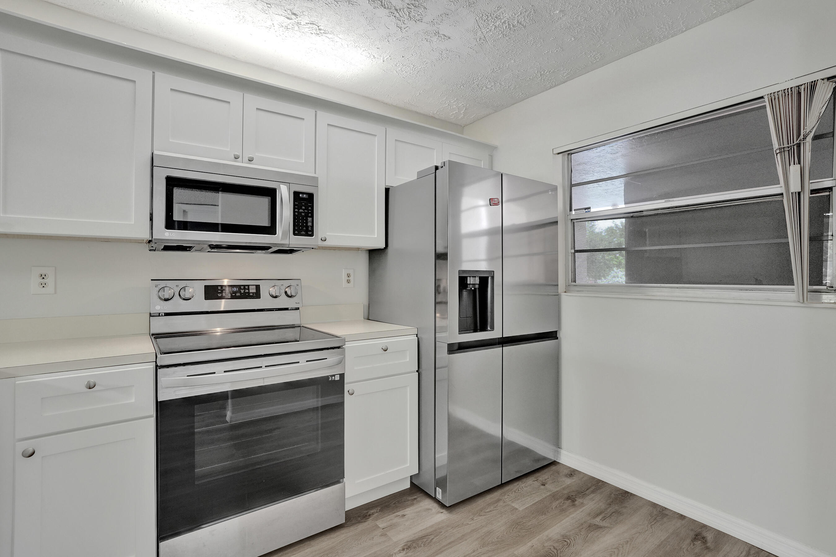 1920 Sabal Palm Drive 203 Property Photo 6