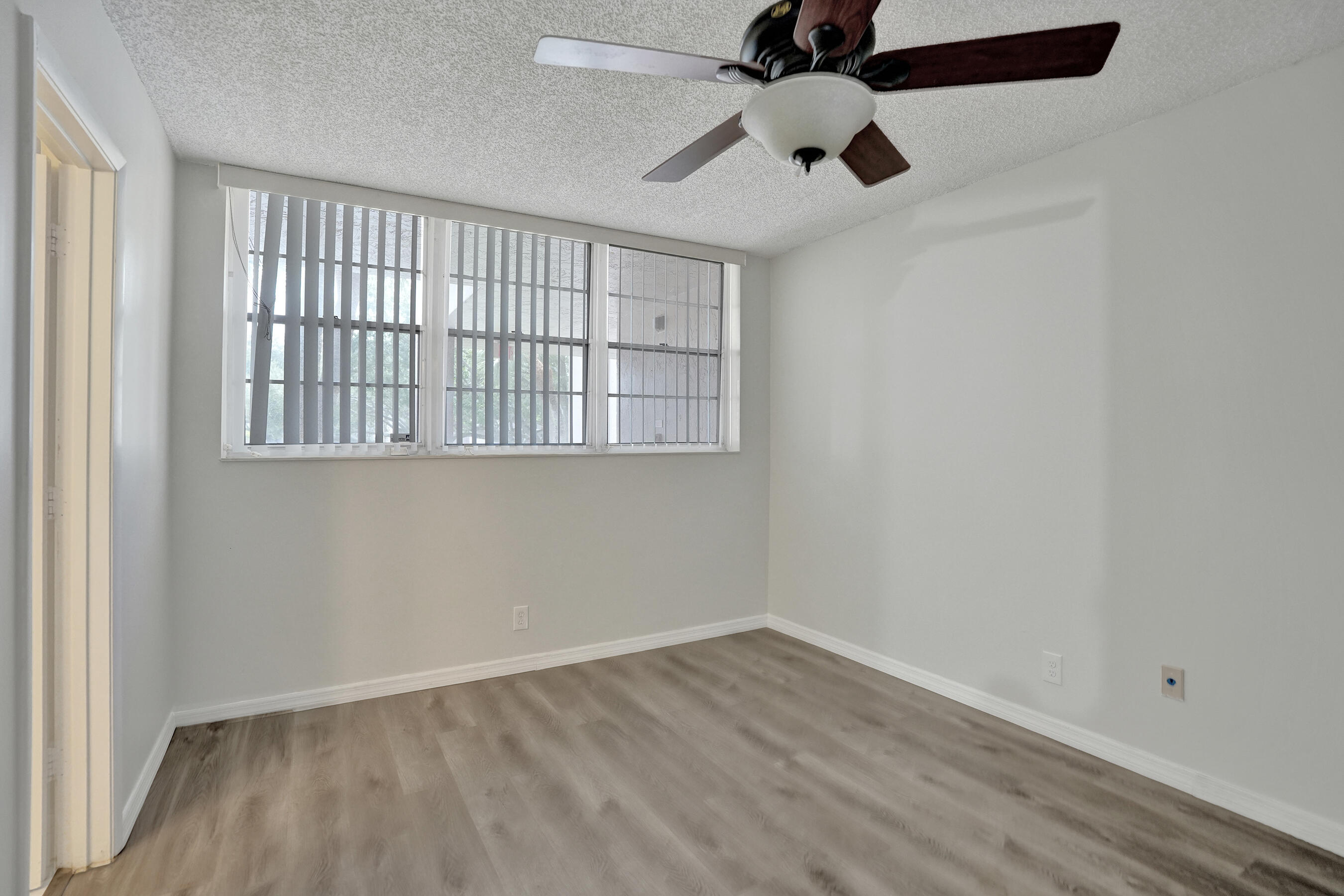 1920 Sabal Palm Drive 203 Property Photo 15
