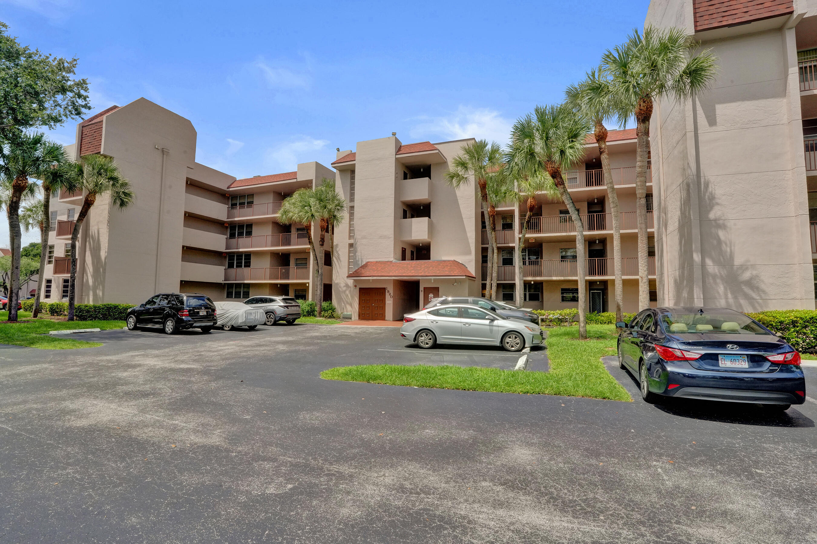 1920 Sabal Palm Drive 203 Property Photo 44