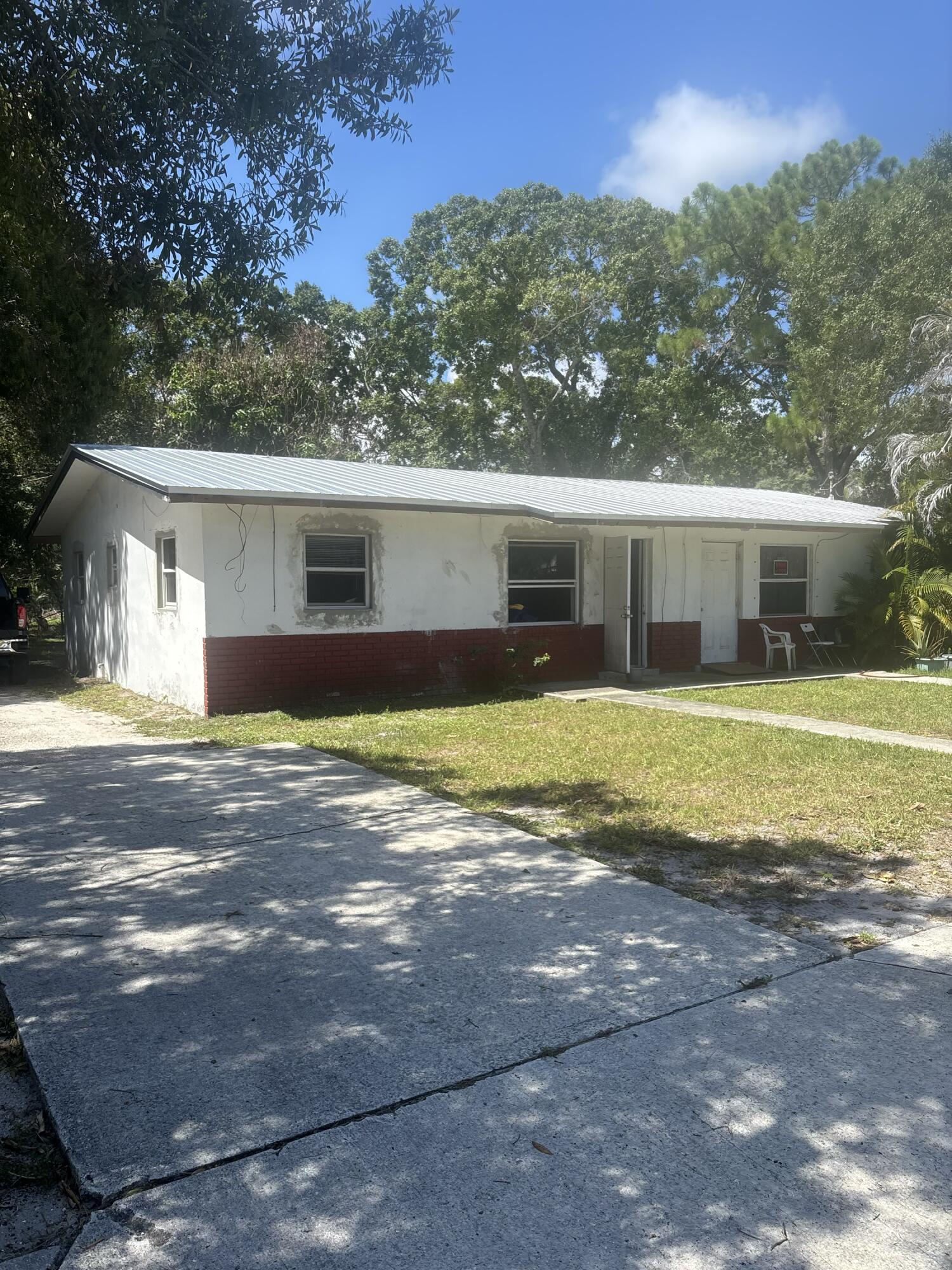 2105 Delaware Avenue Property Photo 1