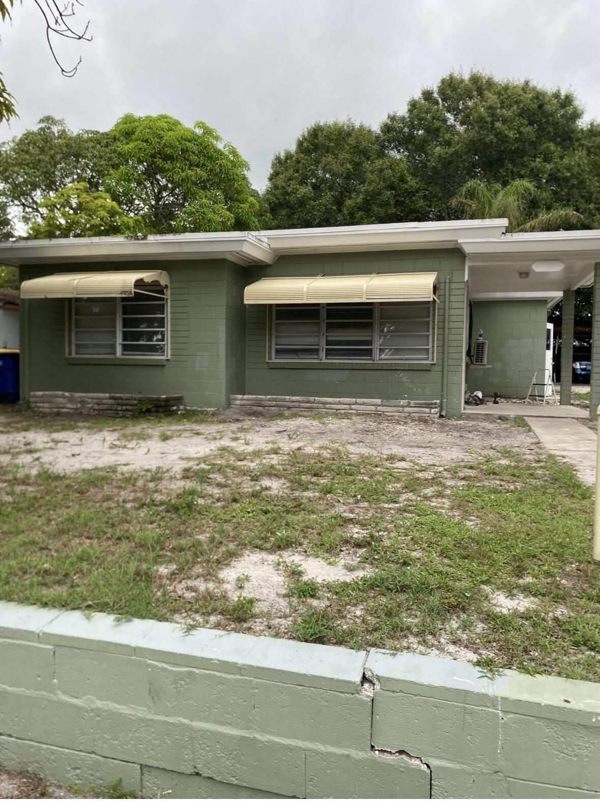 1025 CHIPOLA Road Property Photo 1