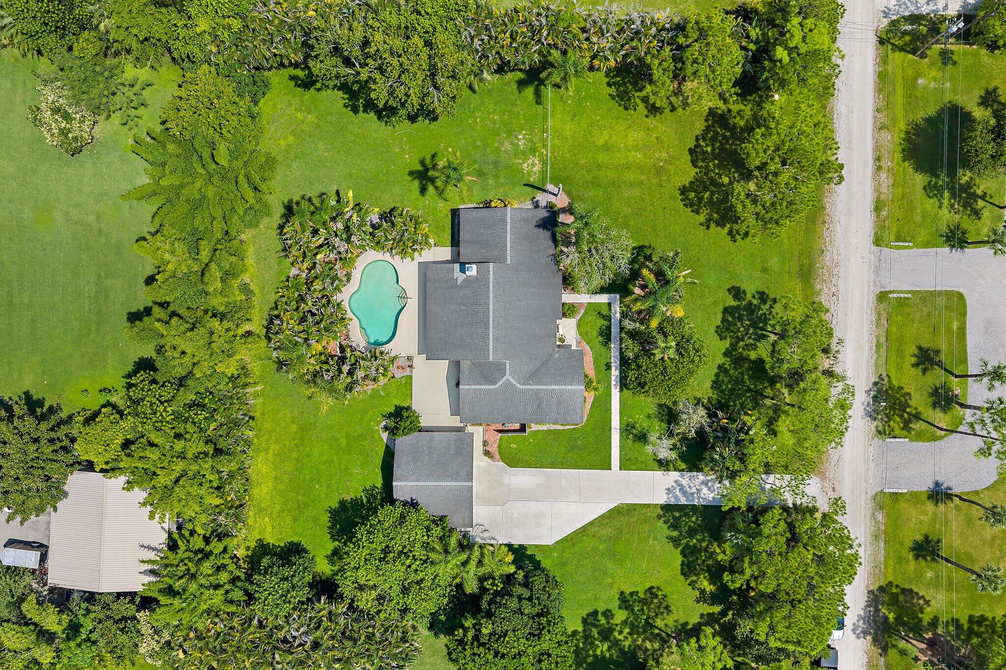 15315 78th Drive N Property Photo 3