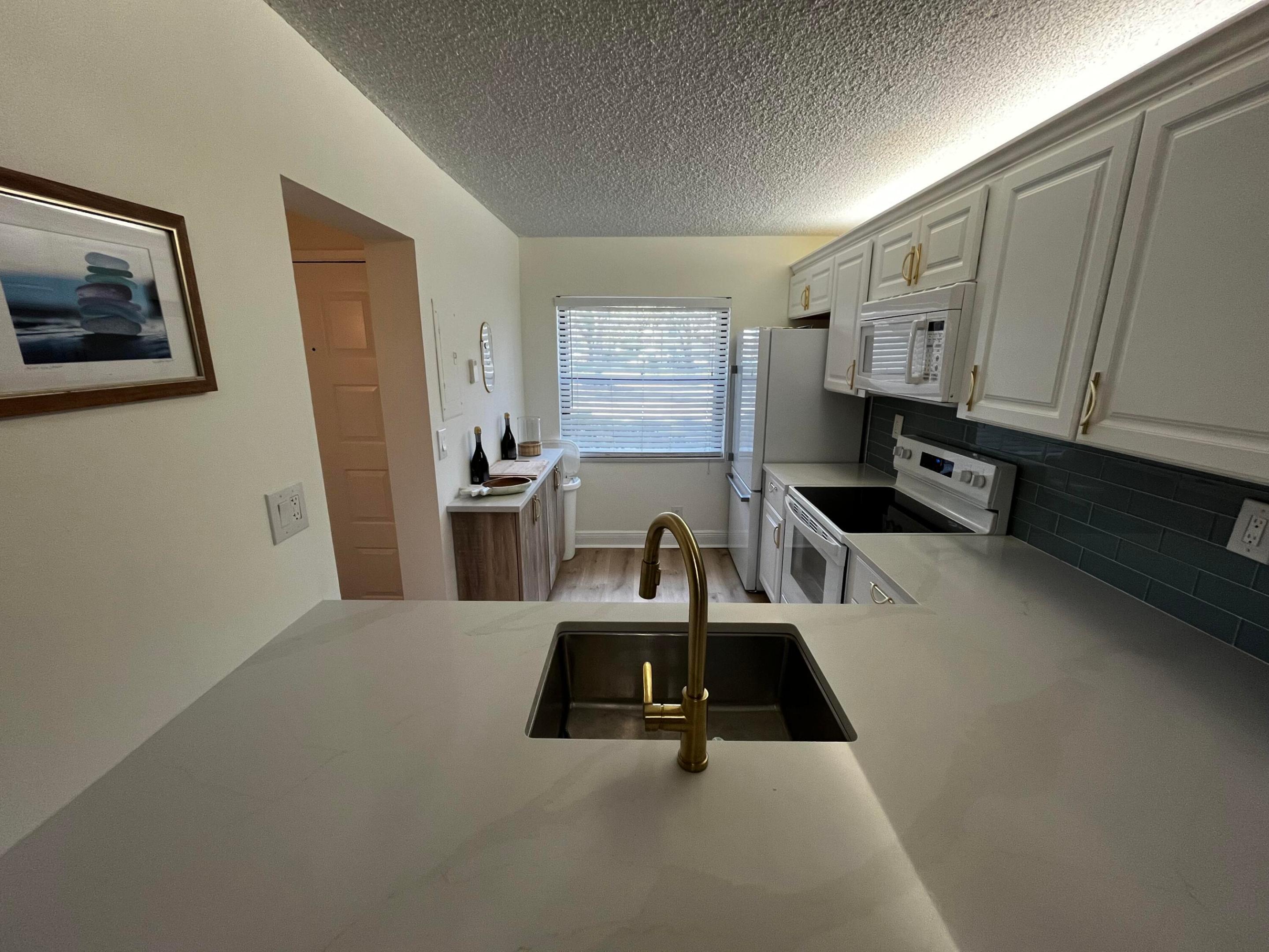 12830 Briarlake Drive 103 Property Photo 4
