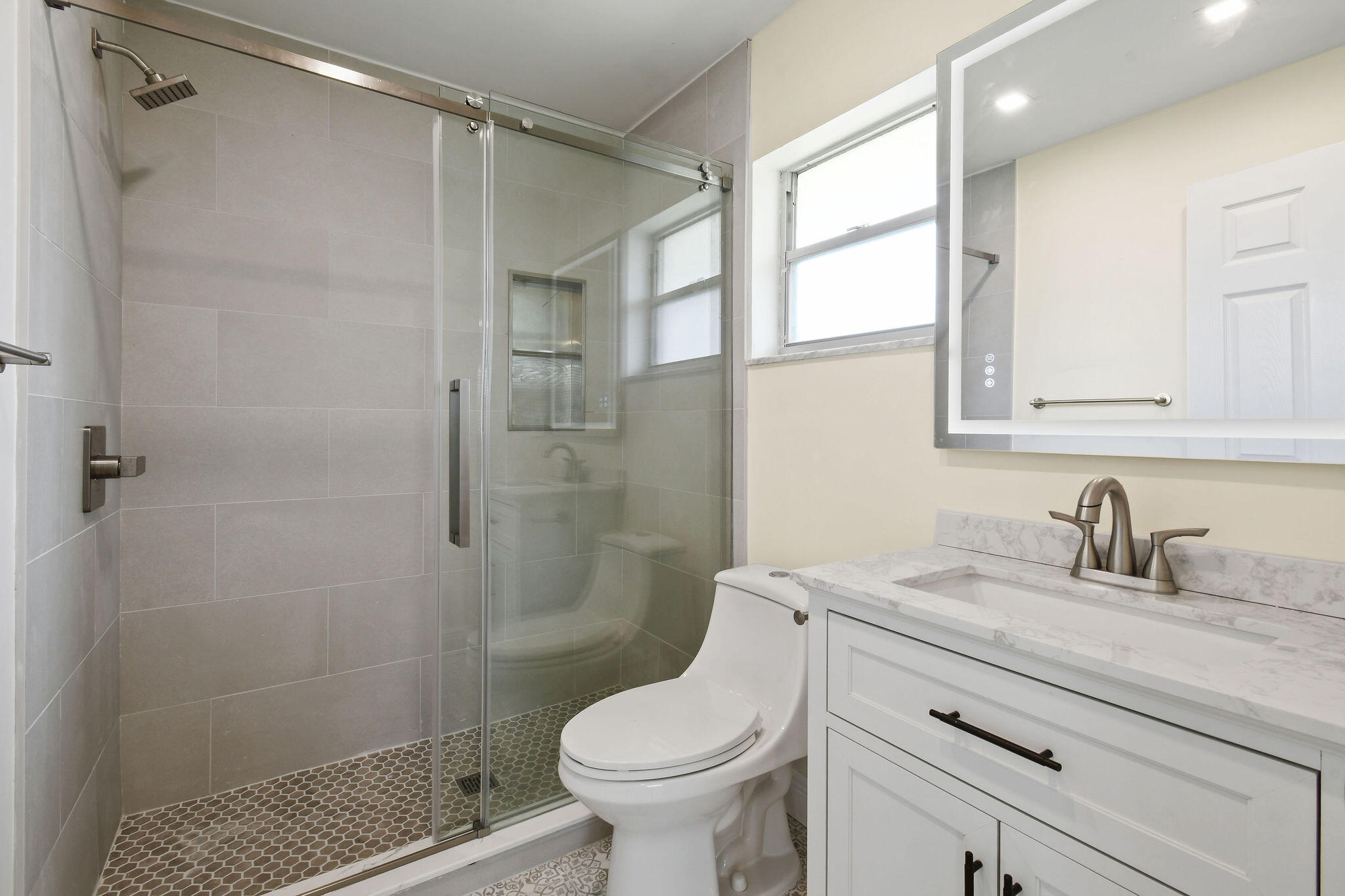 722 Se Arton Lane Property Photo 24