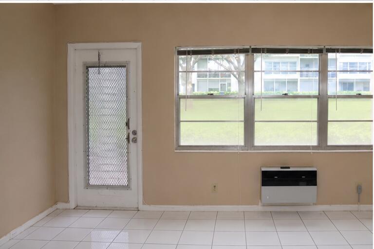 554 Mansfield N Property Photo 2