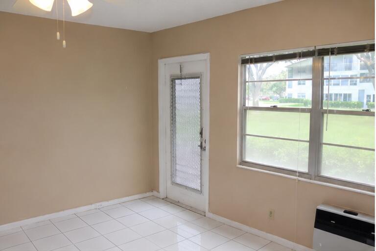 554 Mansfield N Property Photo 3