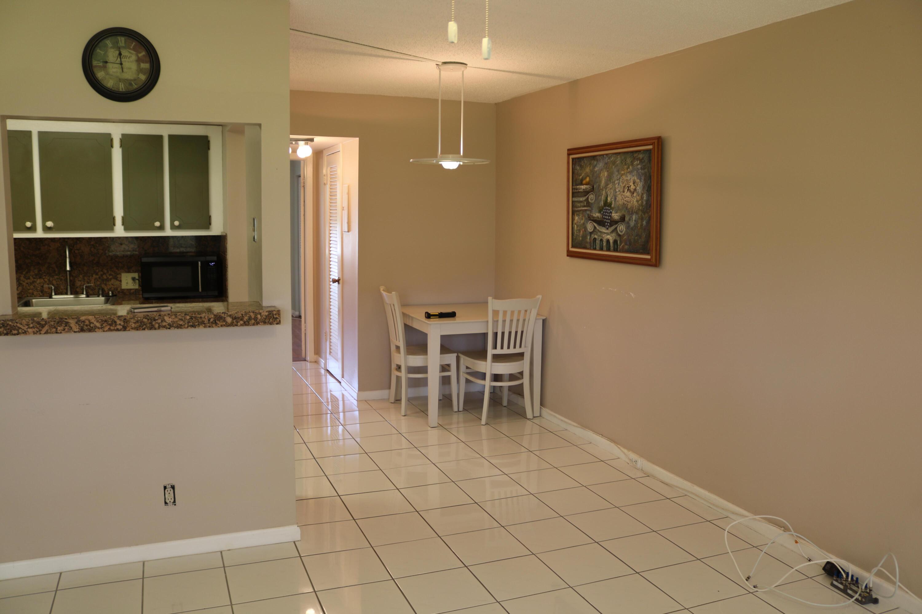 554 Mansfield N Property Photo 6