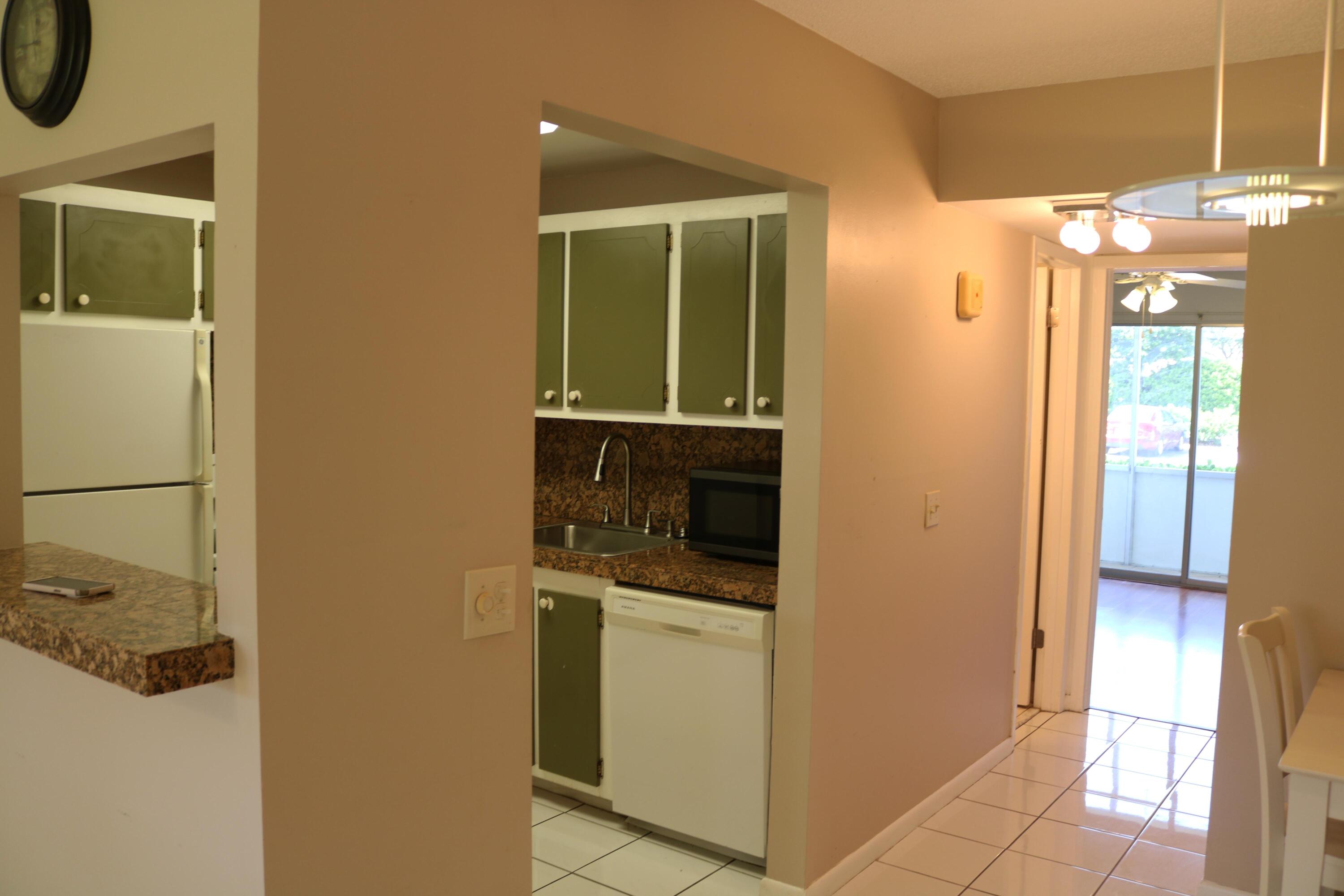 554 Mansfield N Property Photo 7