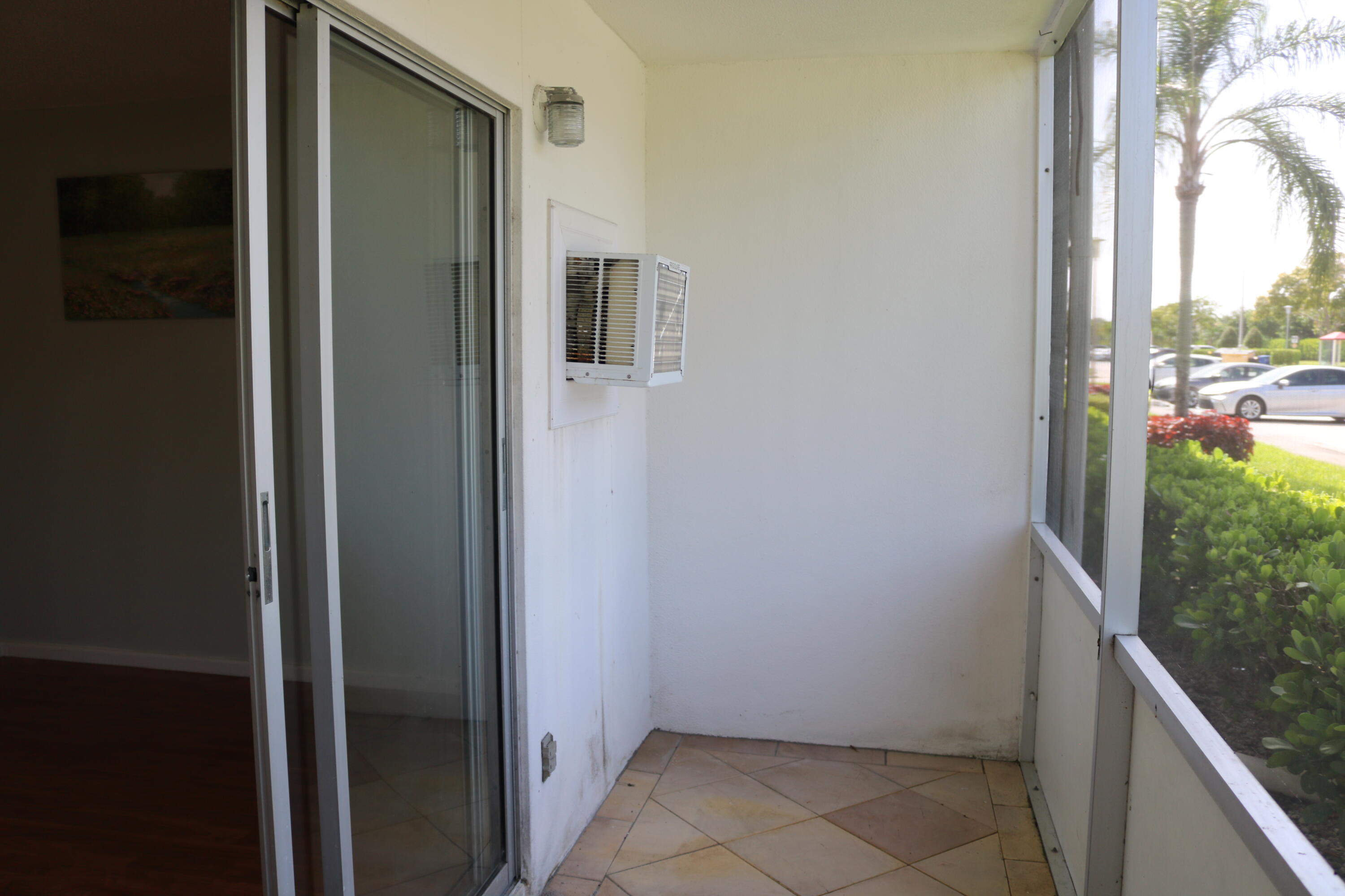 554 Mansfield N Property Photo 14