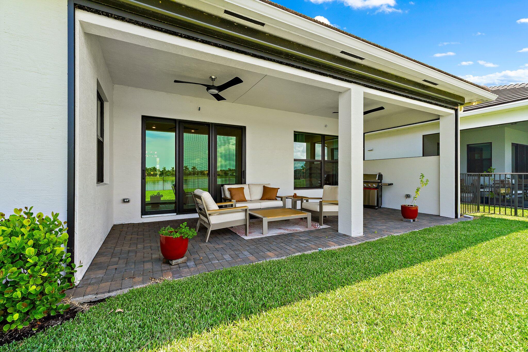 15883 Key Biscayne Lane Property Photo 33