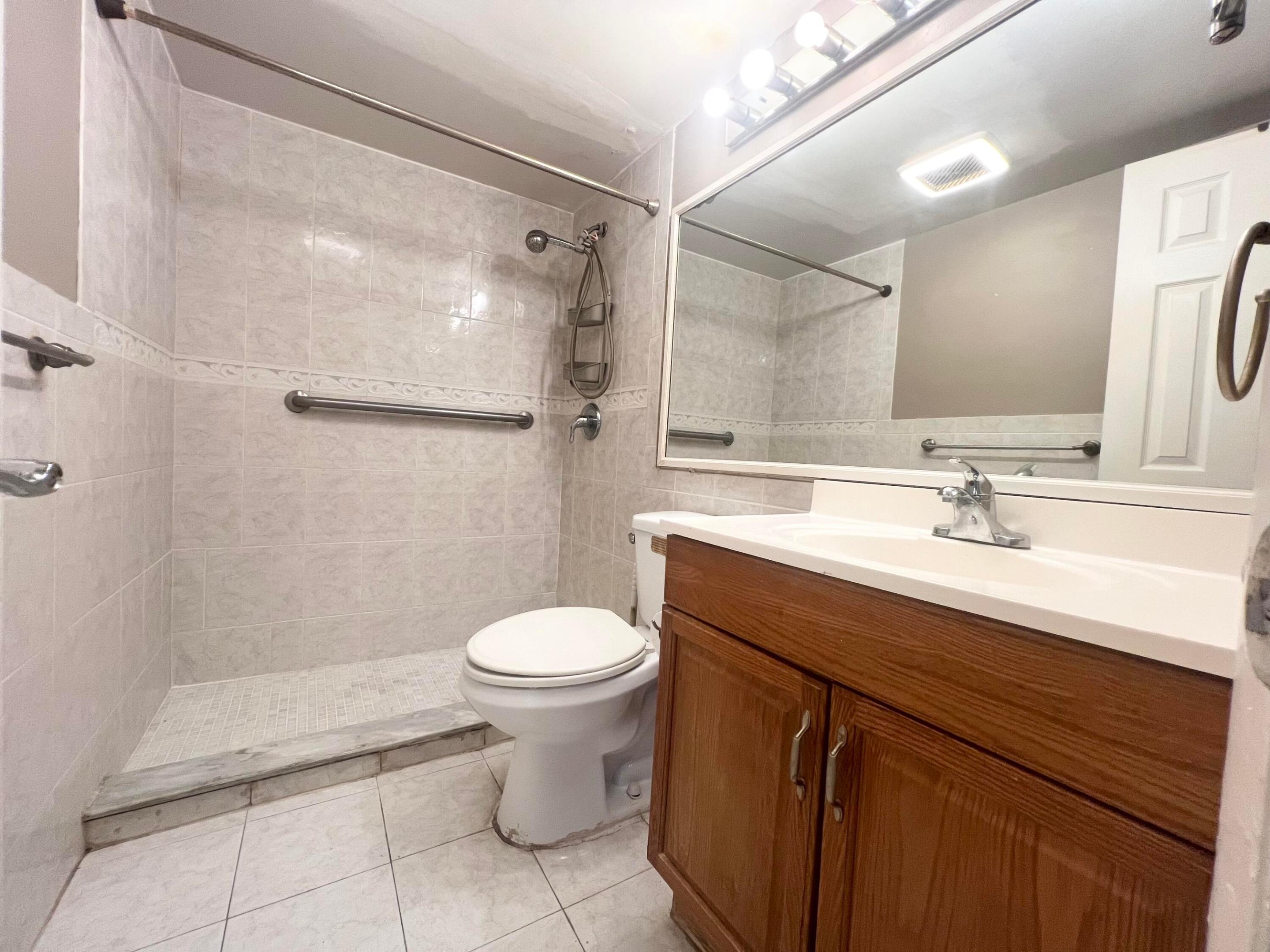 258 Windsor L 258 Property Photo 5