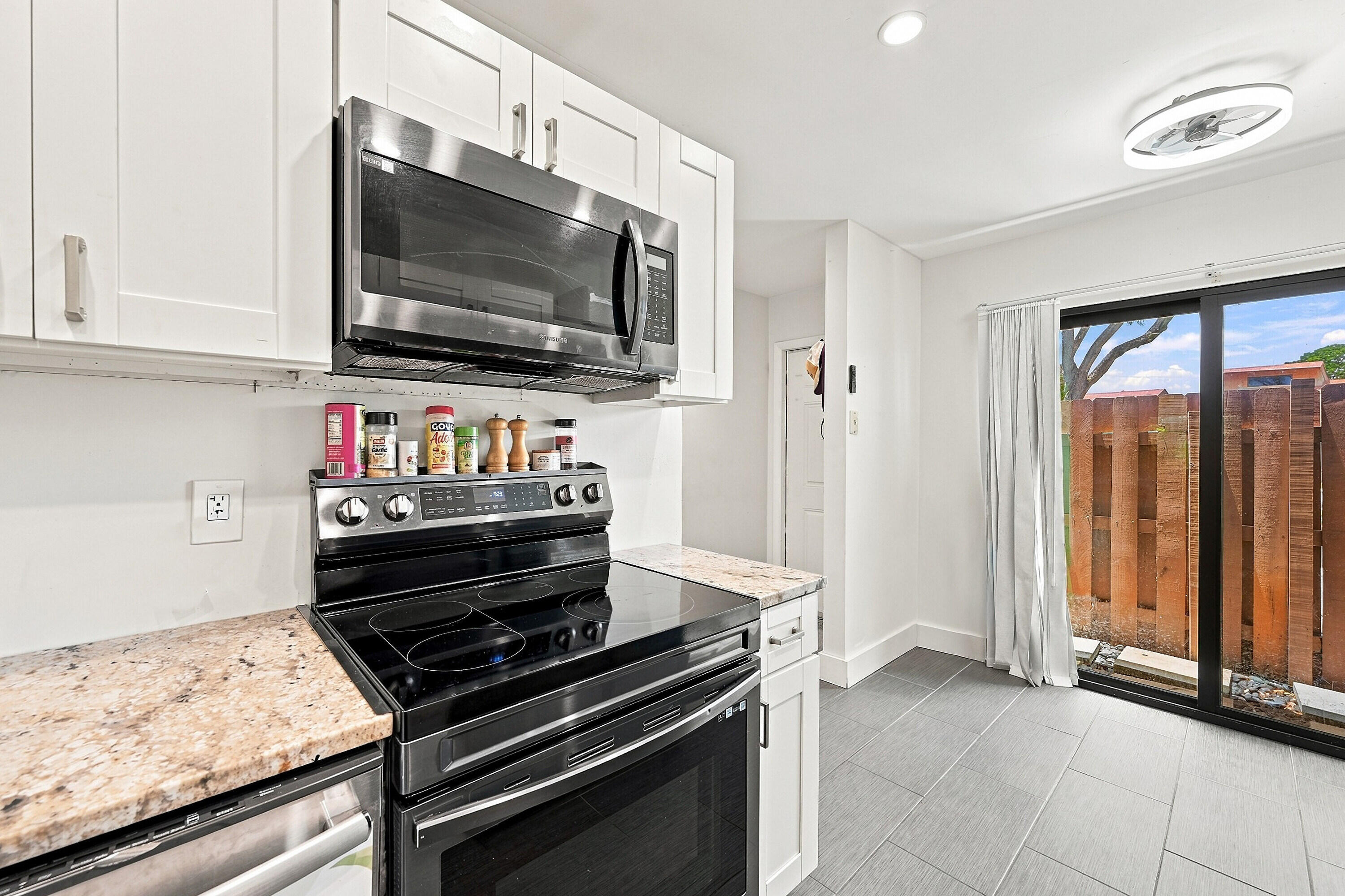 2016 Sw 82nd Avenue Property Photo 9