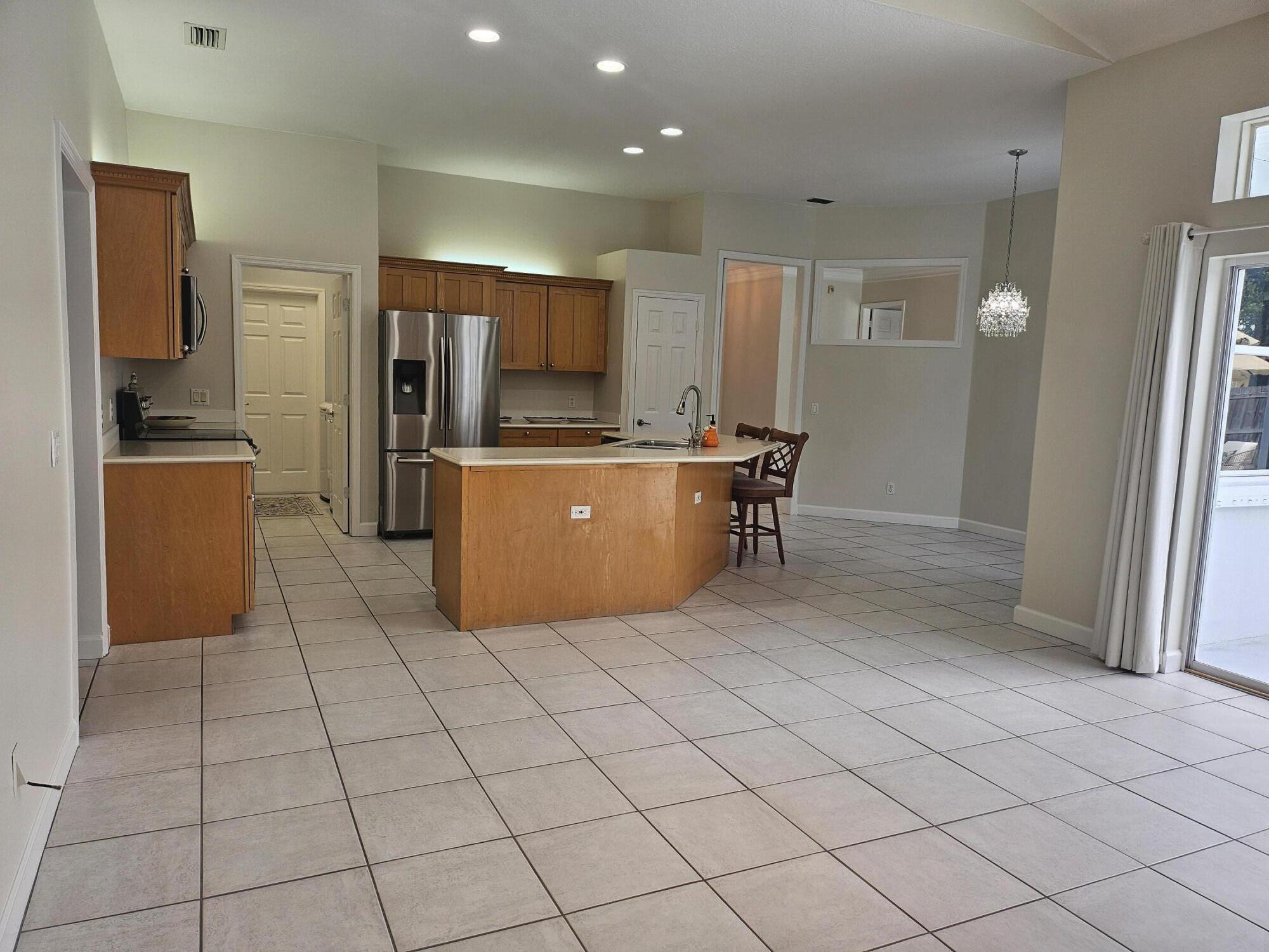 4600 12th Lane Property Photo 6