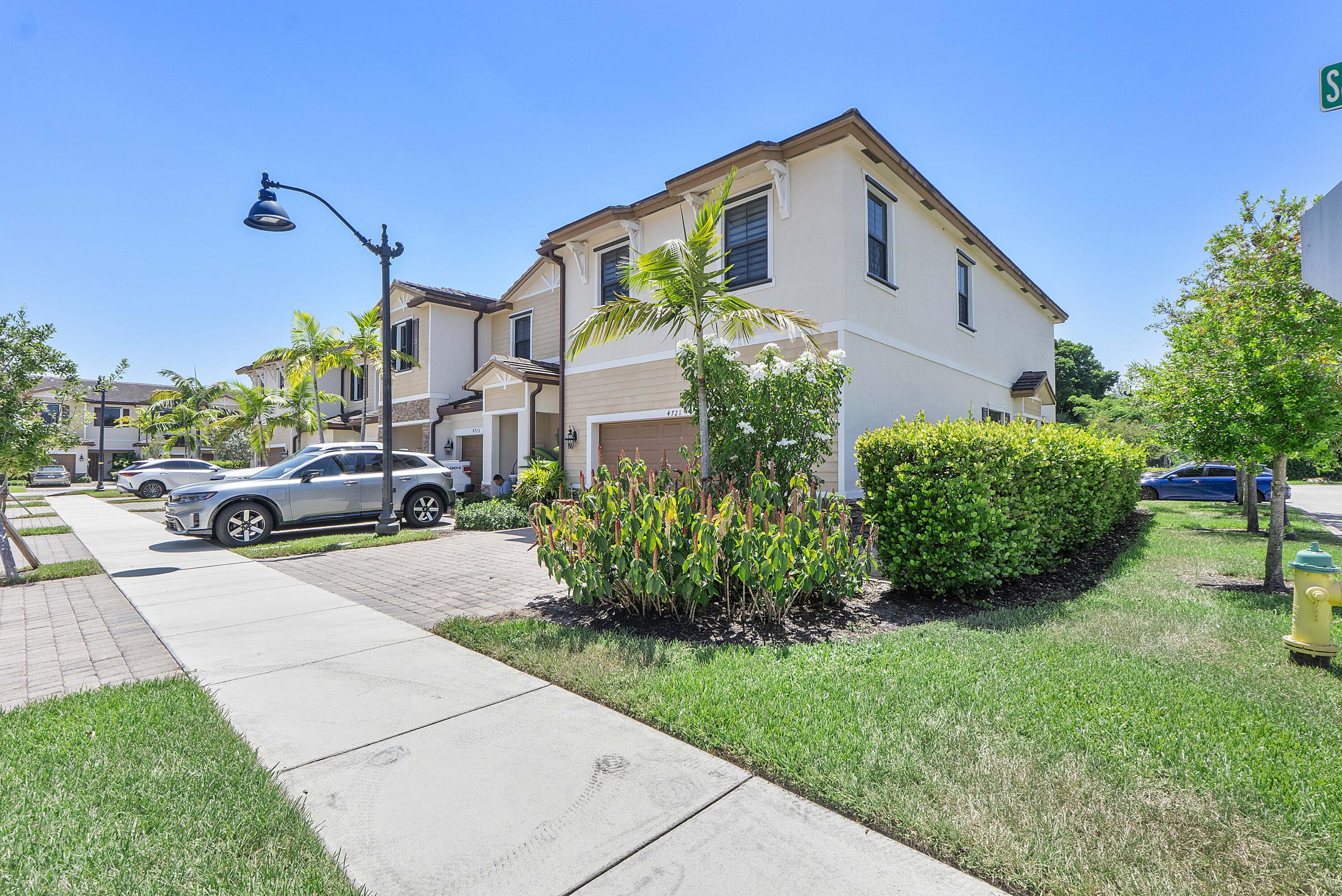 4721 Santa Cruz Way Property Photo 4