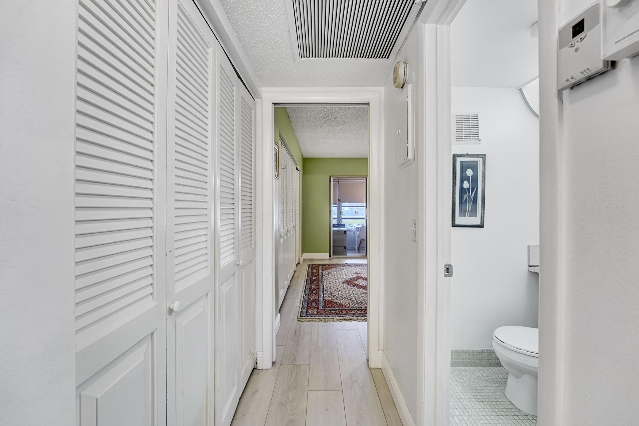 1056 Cambridge C Property Photo 15