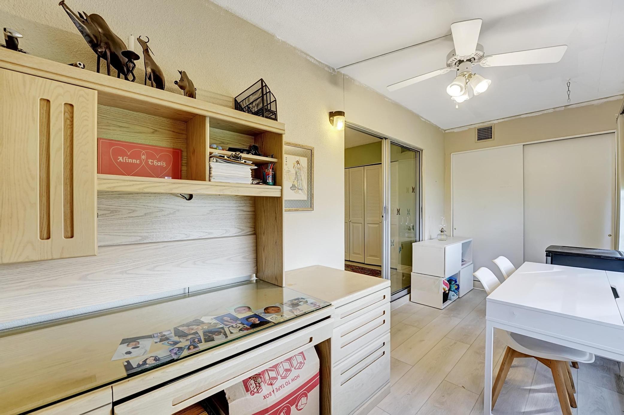 1056 Cambridge C Property Photo 24