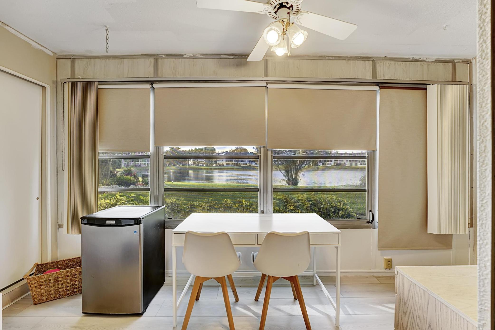 1056 Cambridge C Property Photo 25