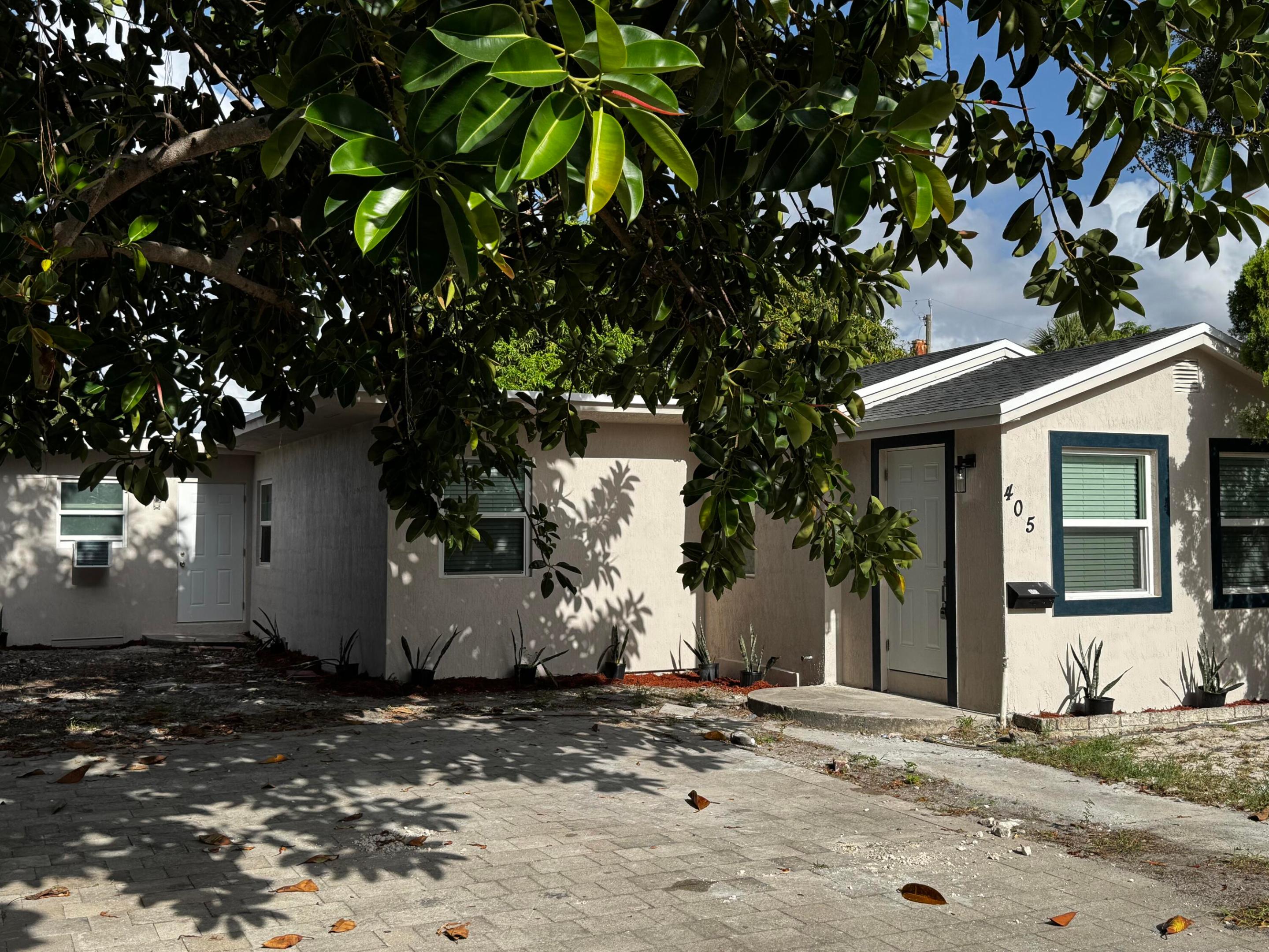 405 N E Street Property Photo 6