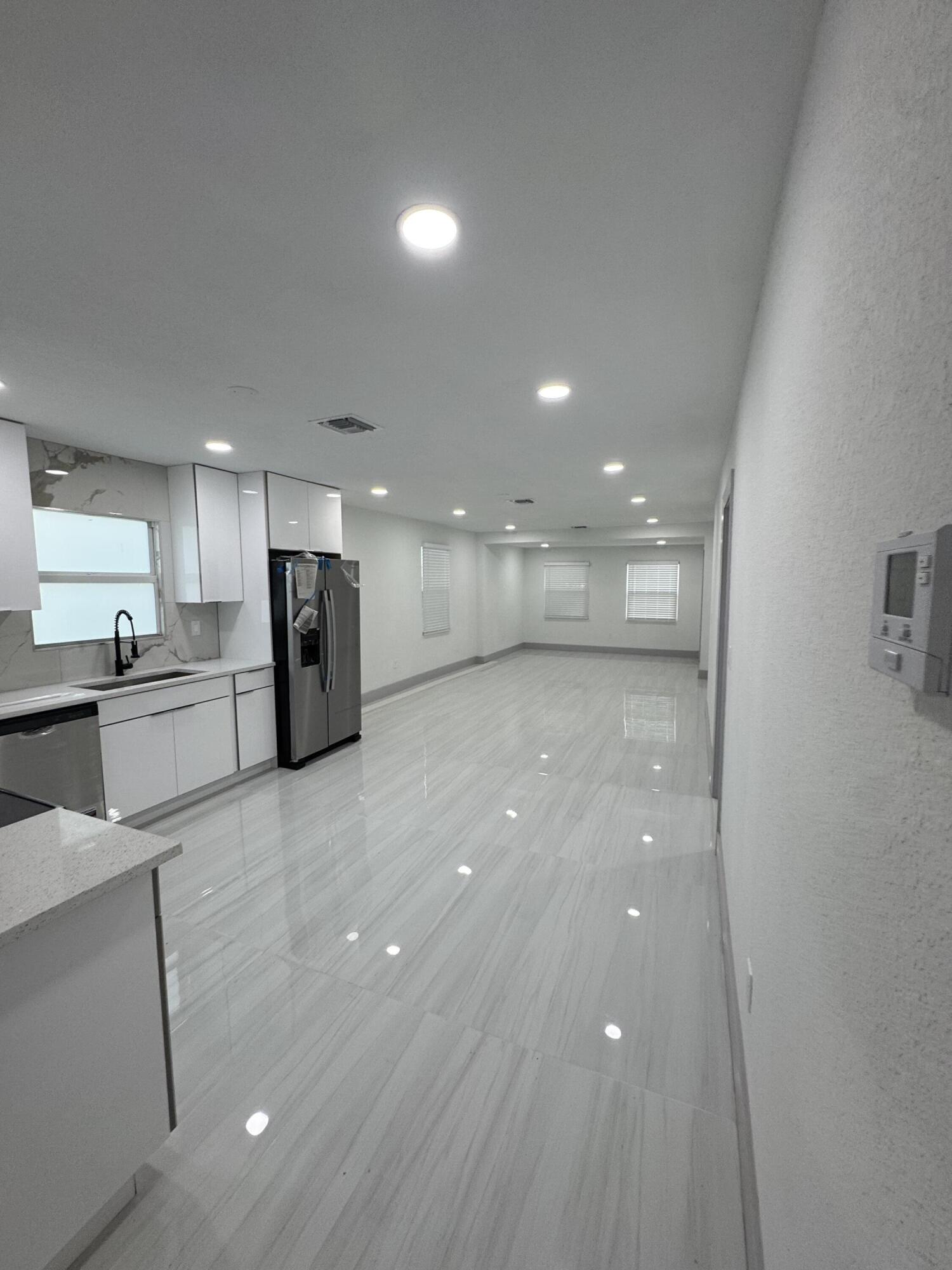 405 N E Street Property Photo 20