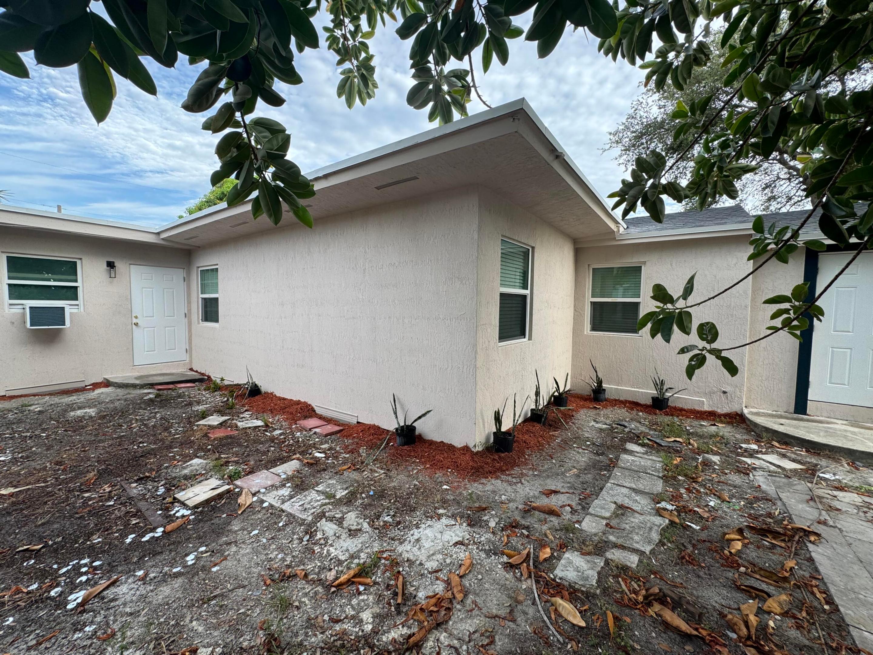 405 N E Street Property Photo 28