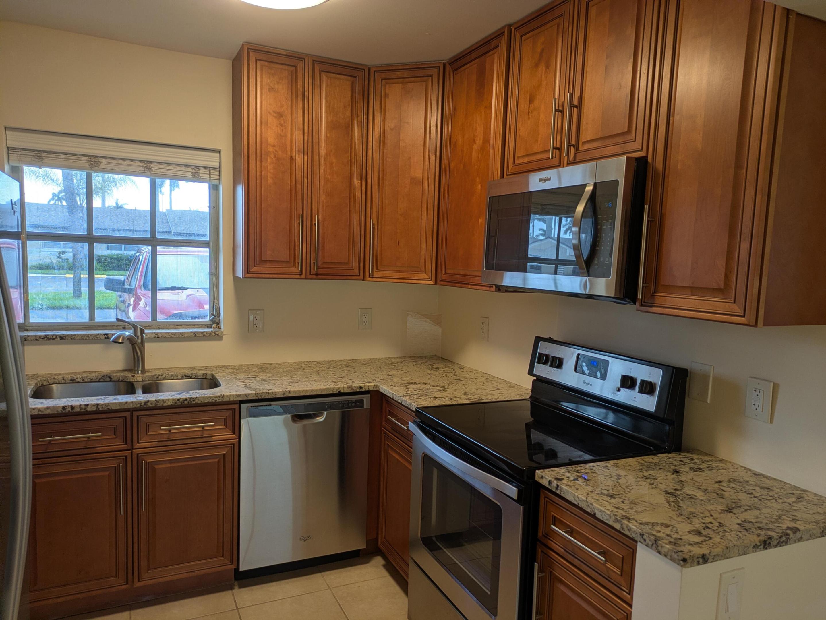 2771 Ashley Drive E J Property Photo 4