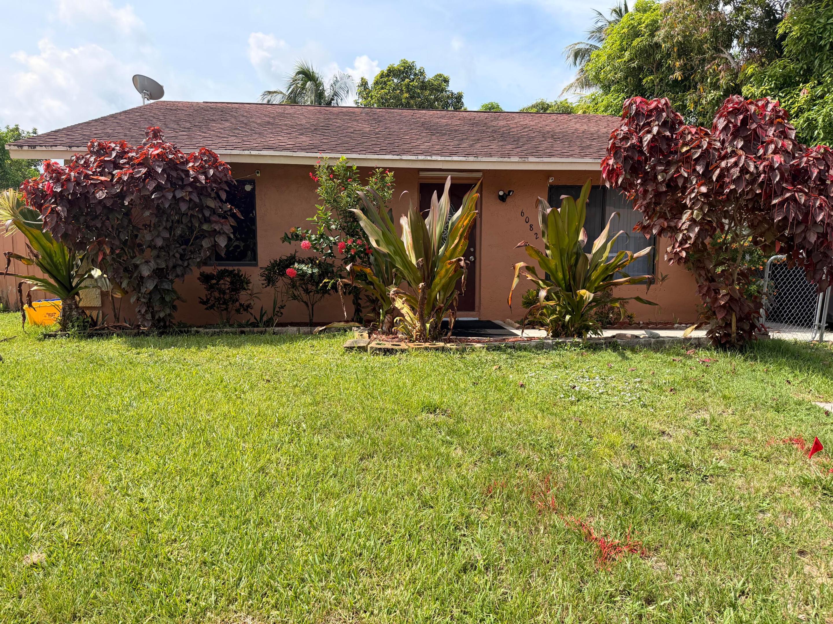 6082 Wauconda Way E Property Photo 1