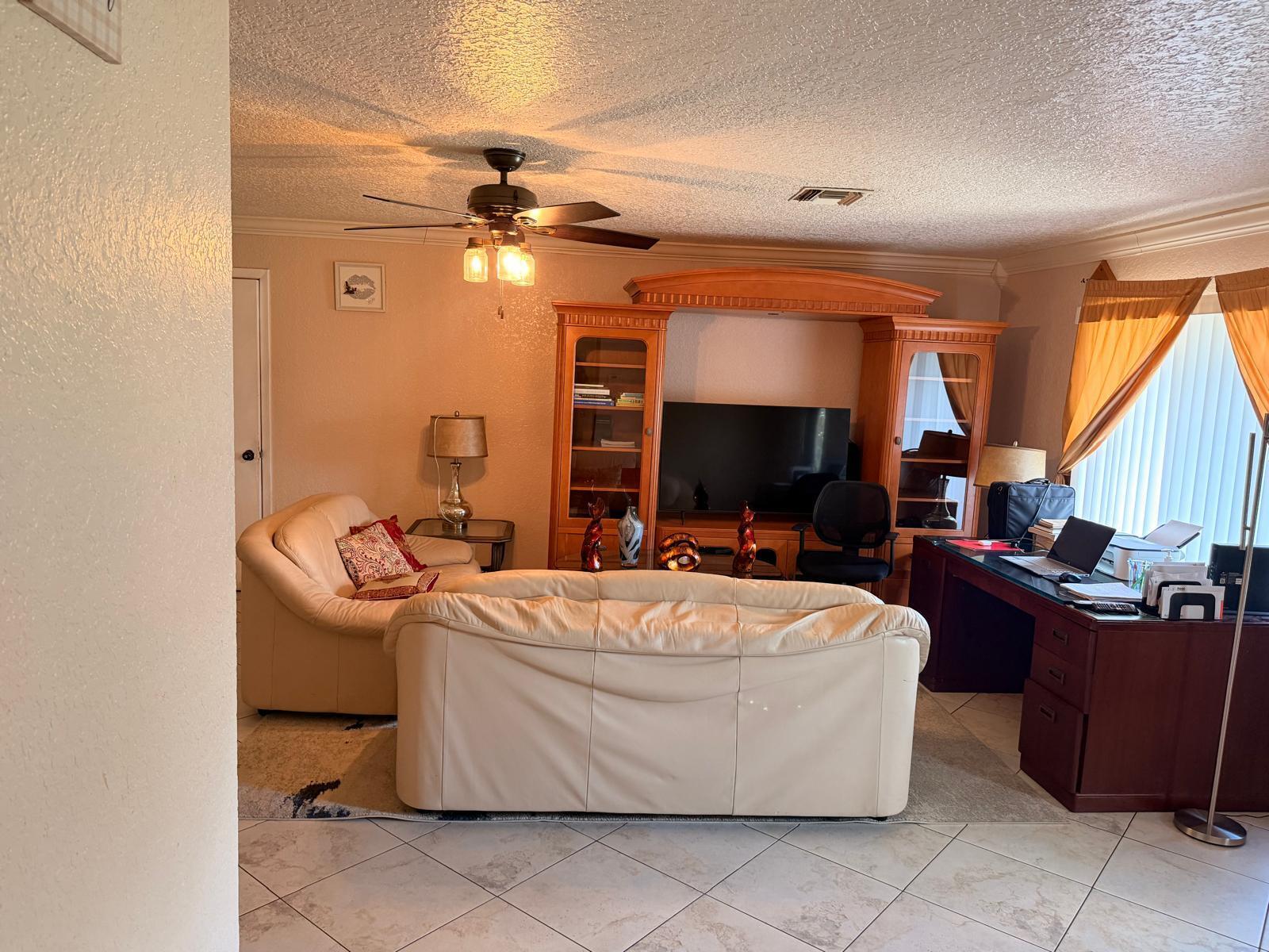 6082 Wauconda Way E Property Photo 3