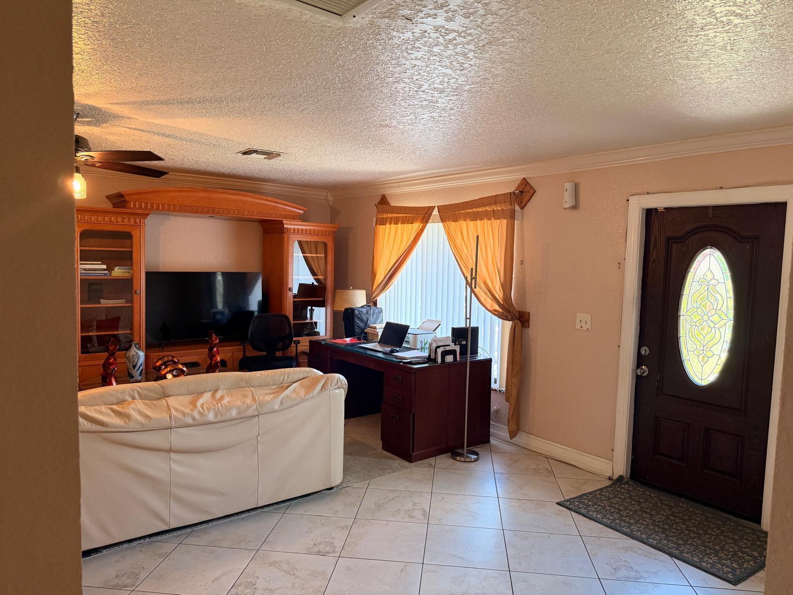 6082 Wauconda Way E Property Photo 4