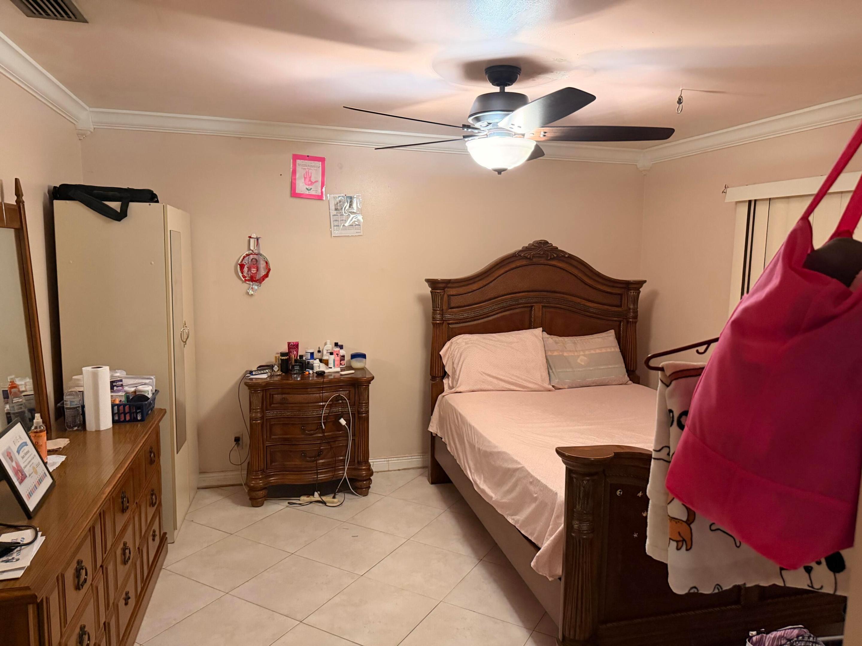 6082 Wauconda Way E Property Photo 8