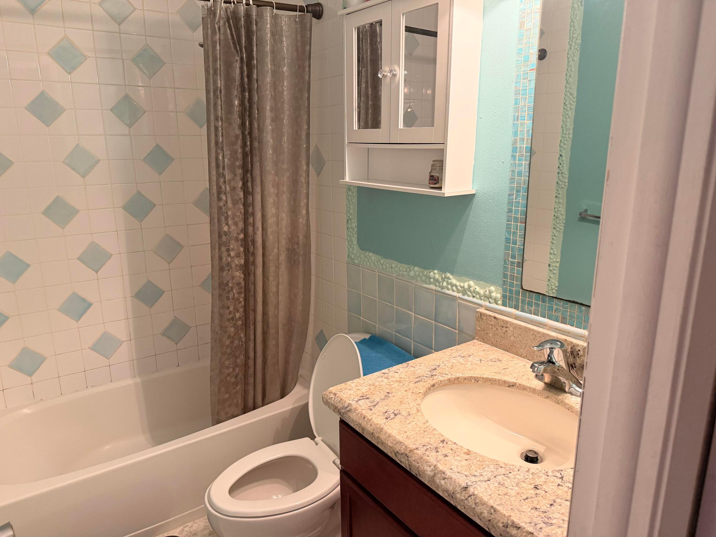 6082 Wauconda Way E Property Photo 21