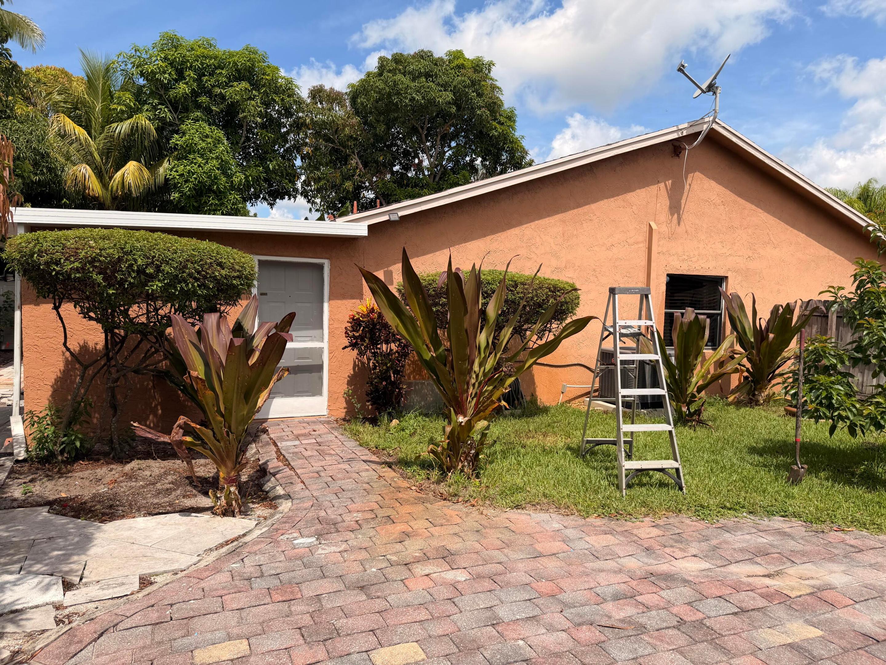 6082 Wauconda Way E Property Photo 24