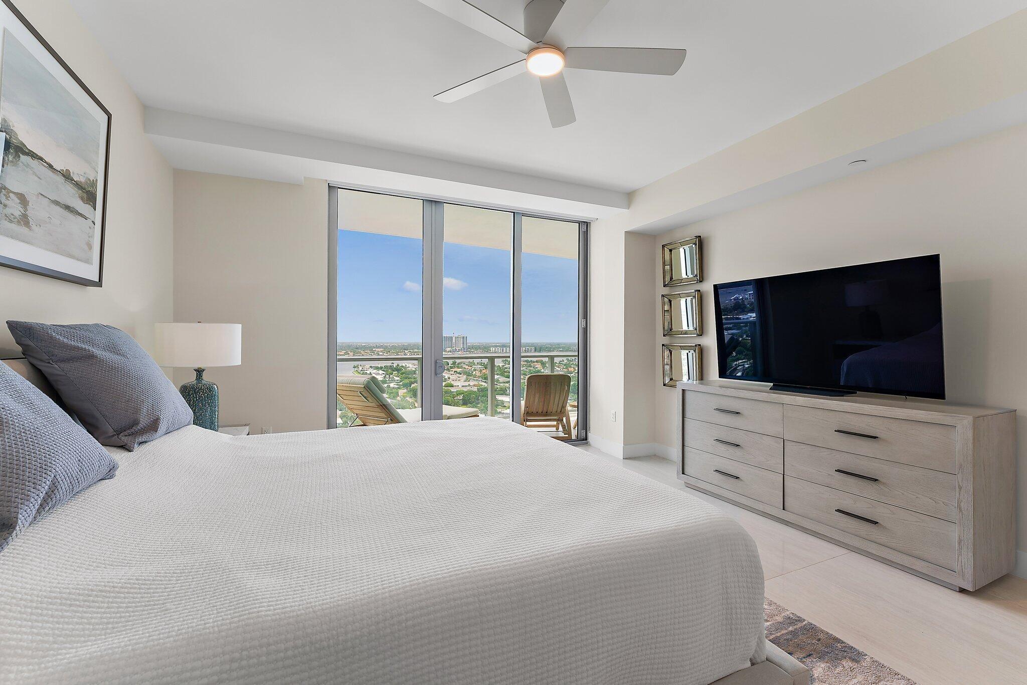3100 N Ocean Drive 1906 Property Photo 17