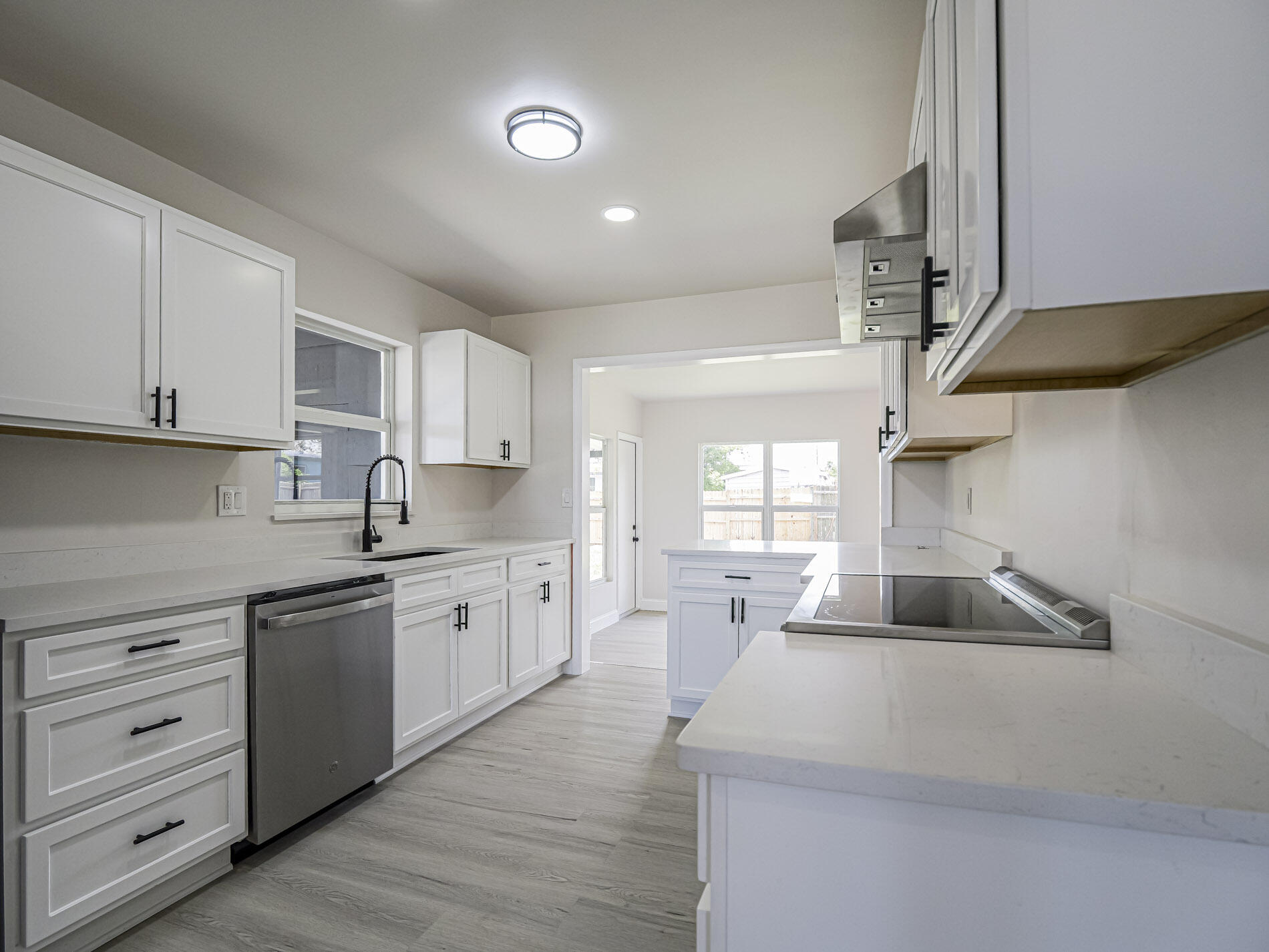 375 Manly Avenue Property Photo 14