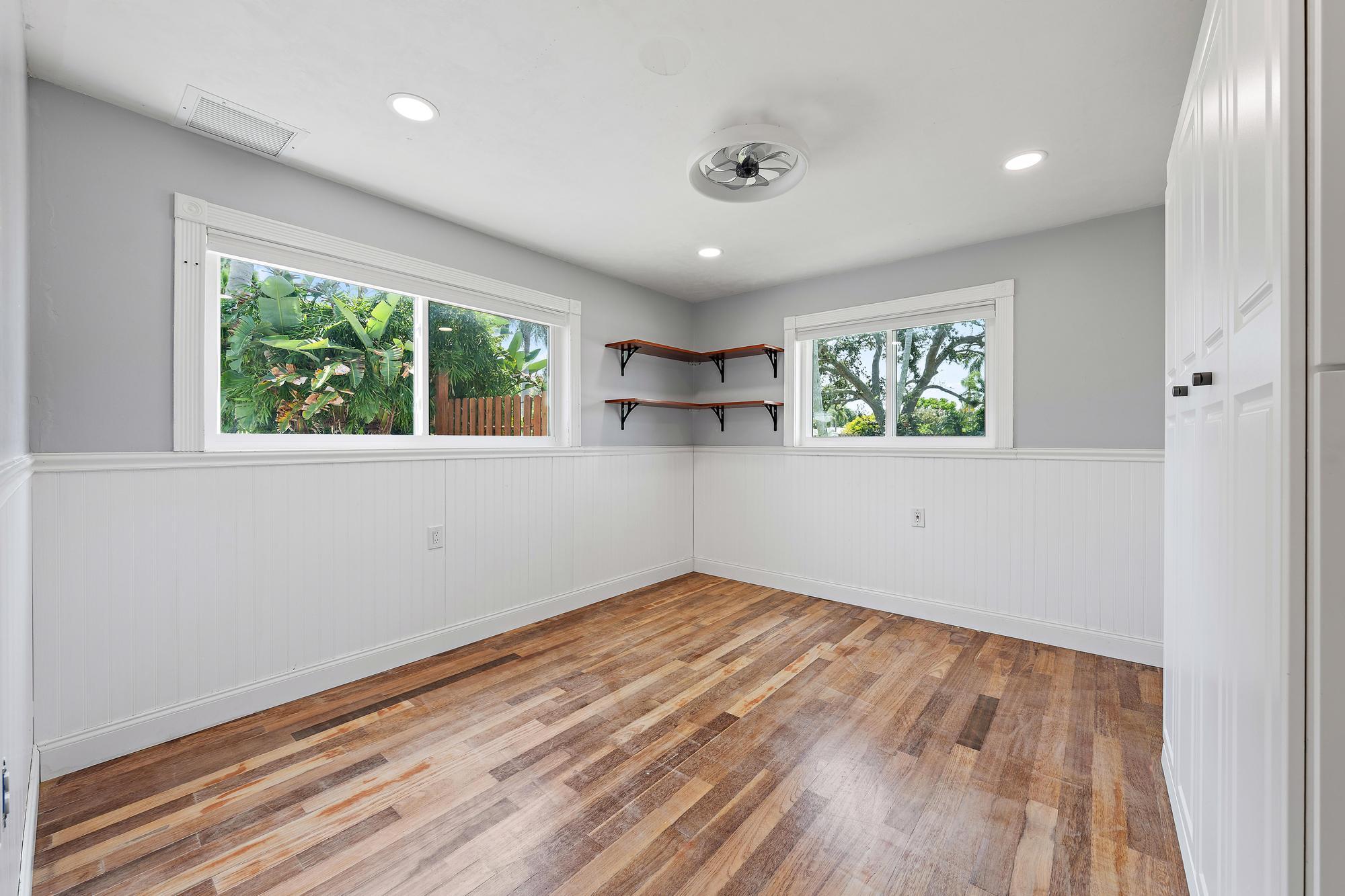 1 Windsor Road W Property Photo 8