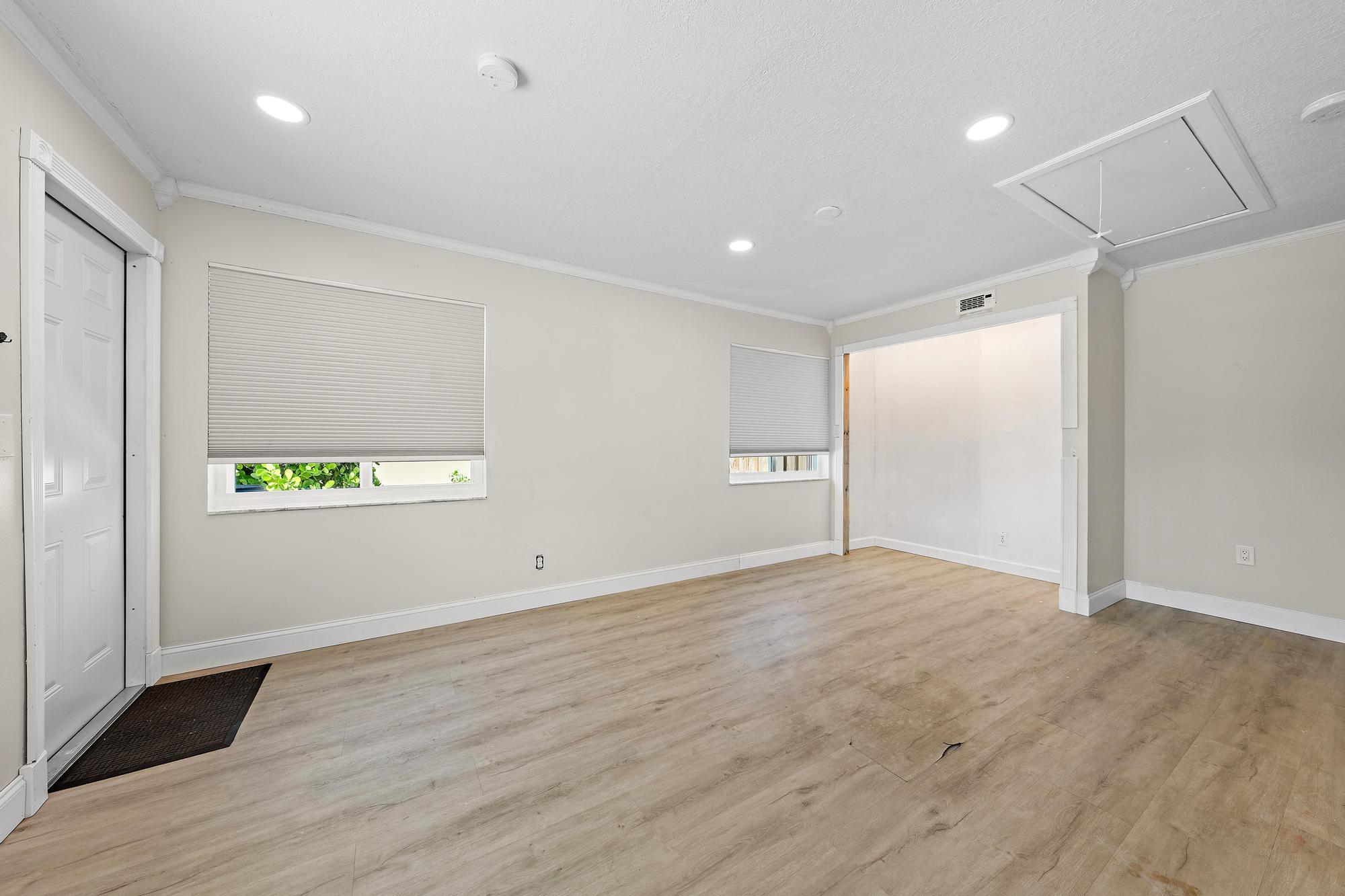 1 Windsor Road W Property Photo 10