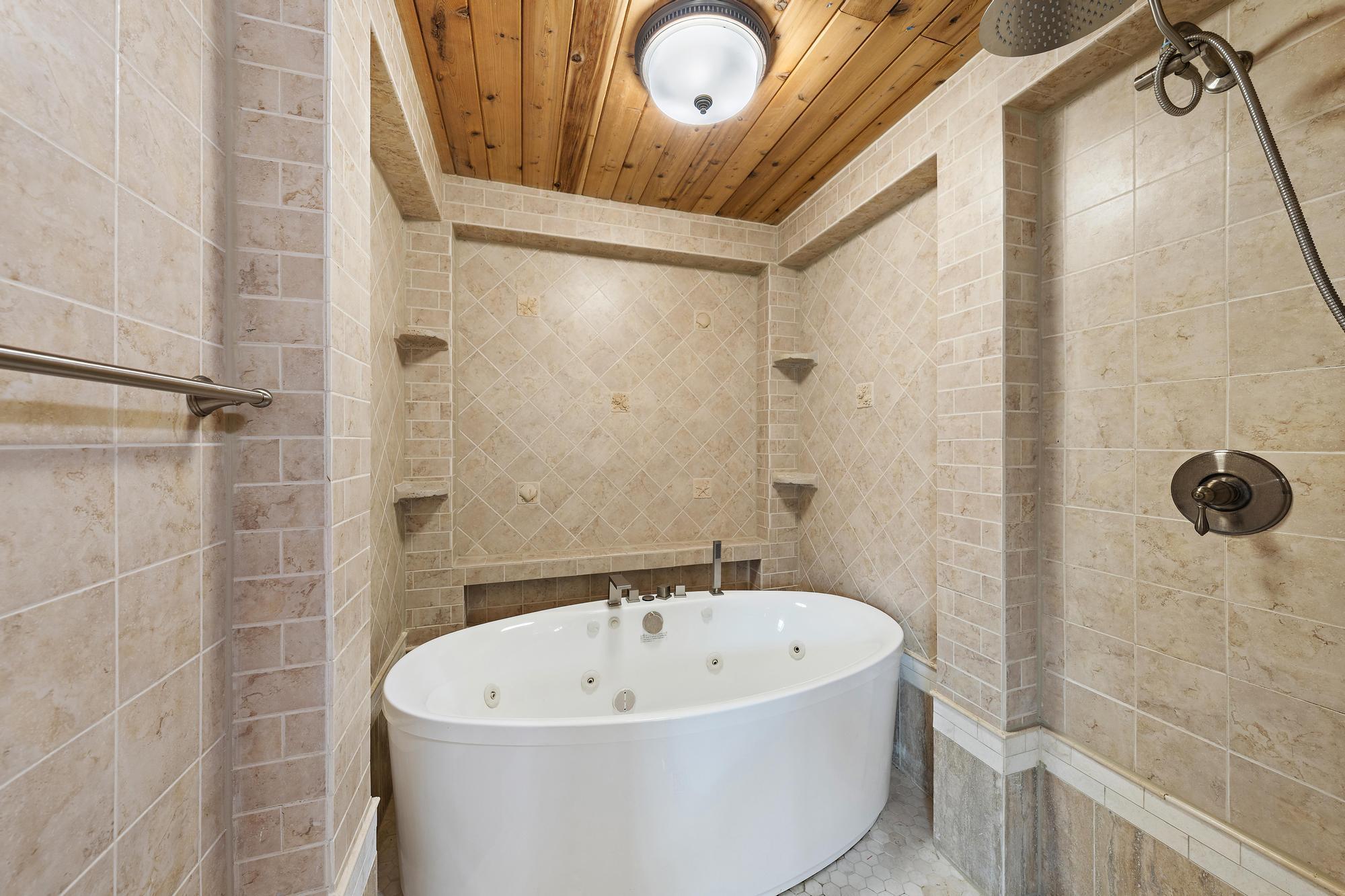 1 Windsor Road W Property Photo 14