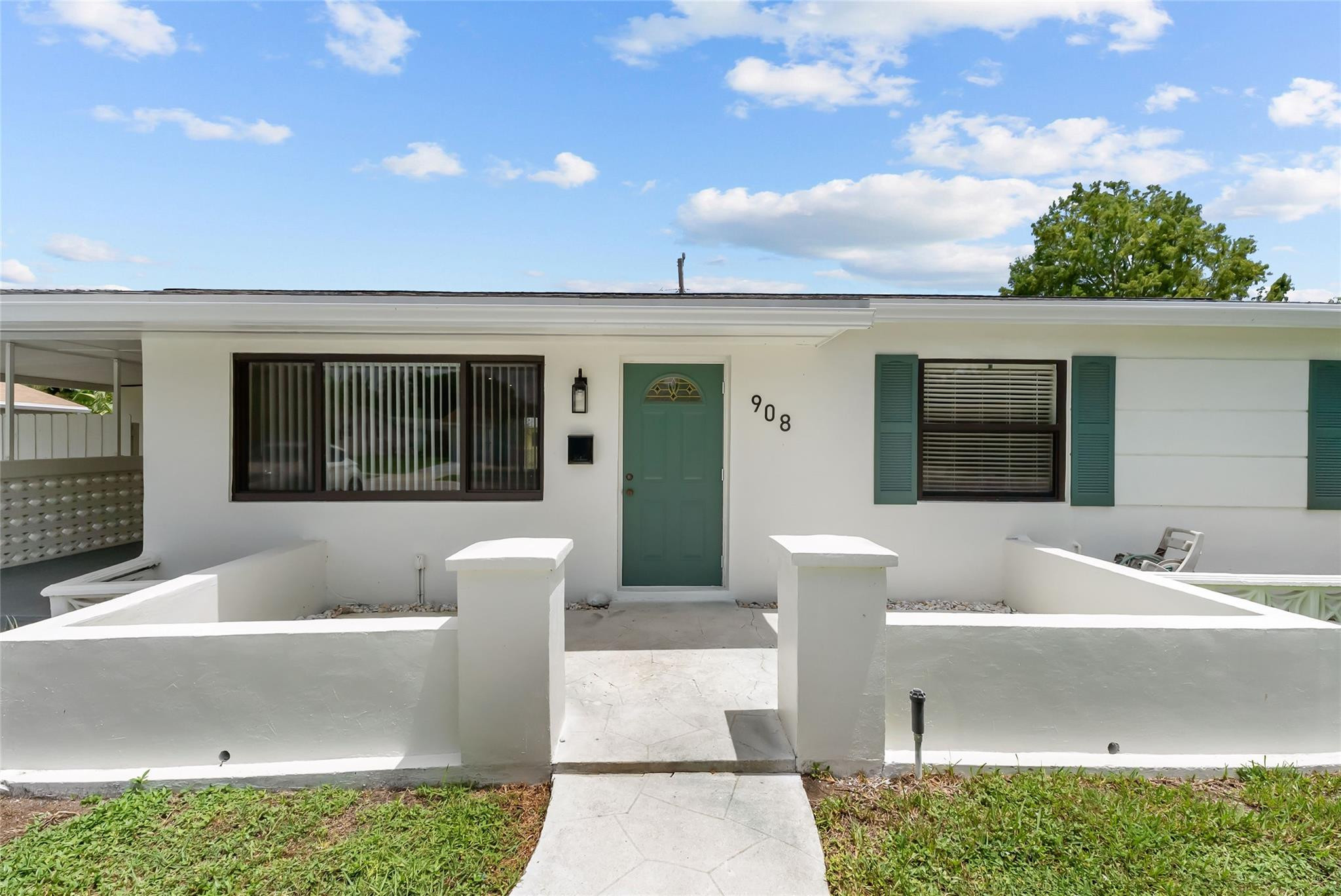 908 Lighthouse Drive Property Photo 1
