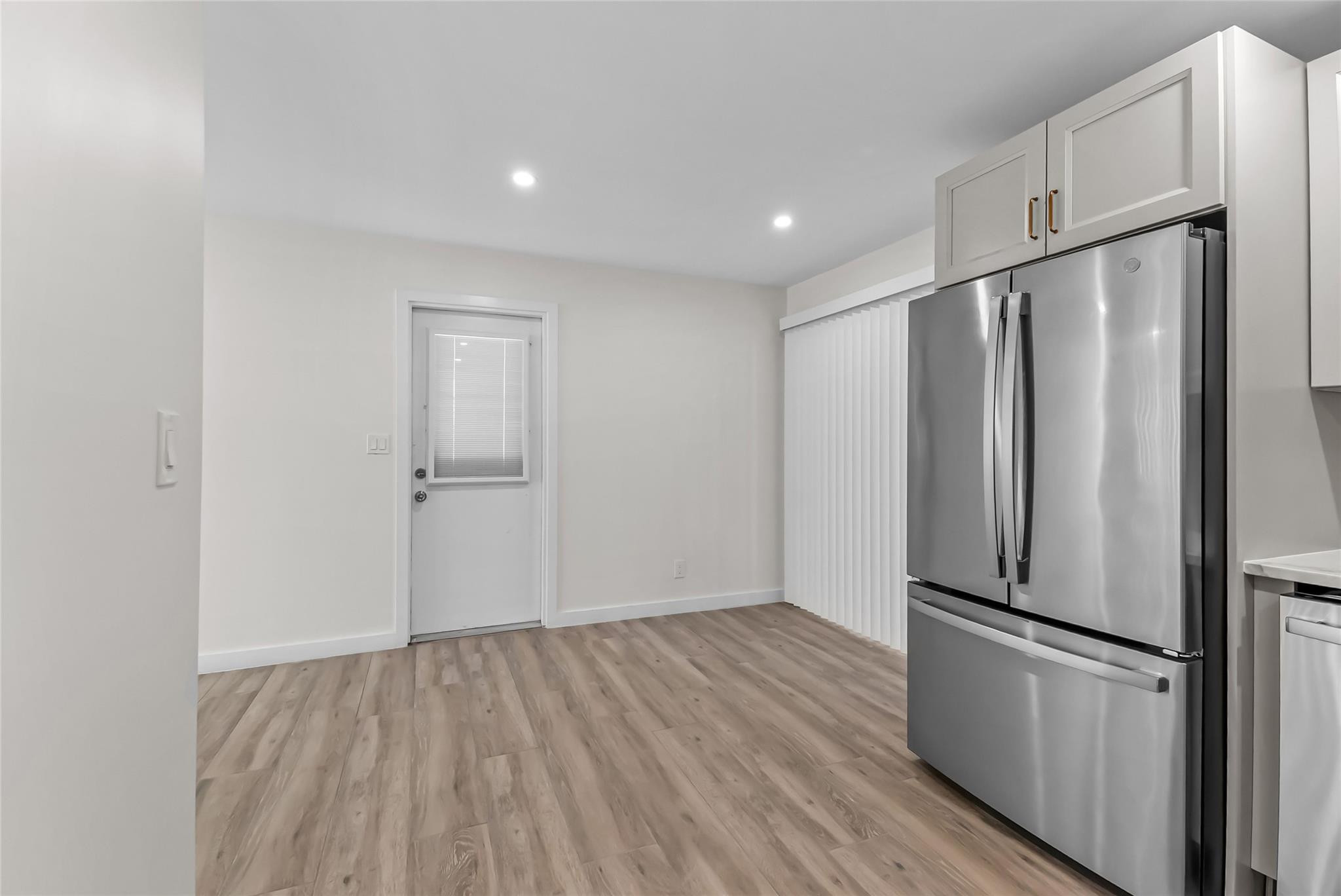 908 Lighthouse Drive Property Photo 6