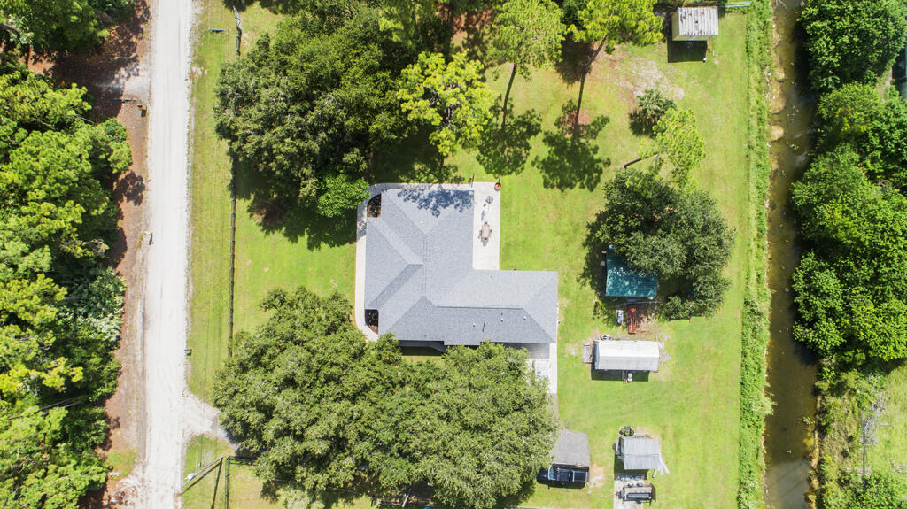14662 78th Place N Property Photo 4