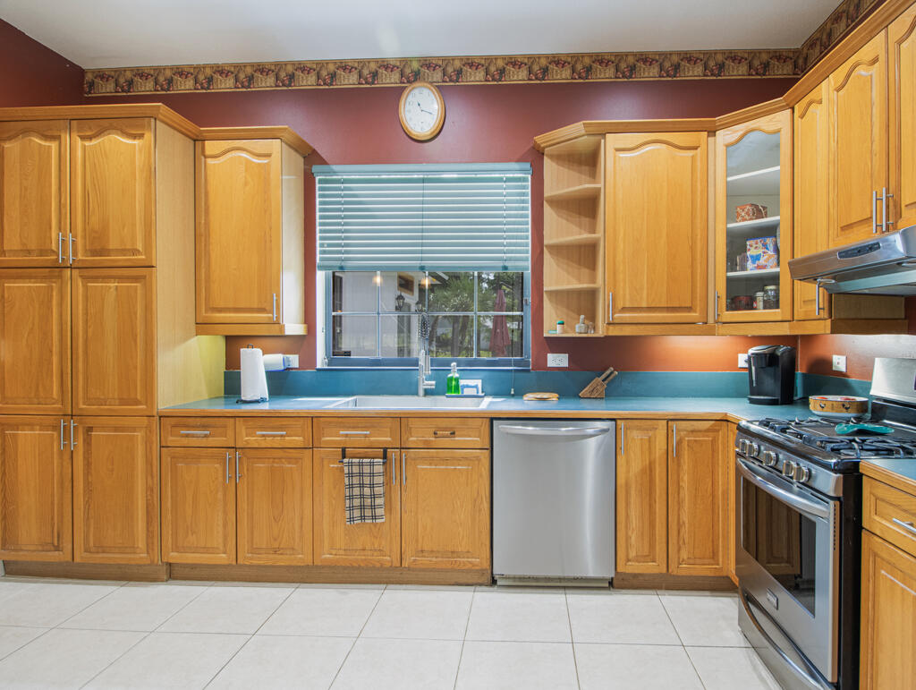 14662 78th Place N Property Photo 7