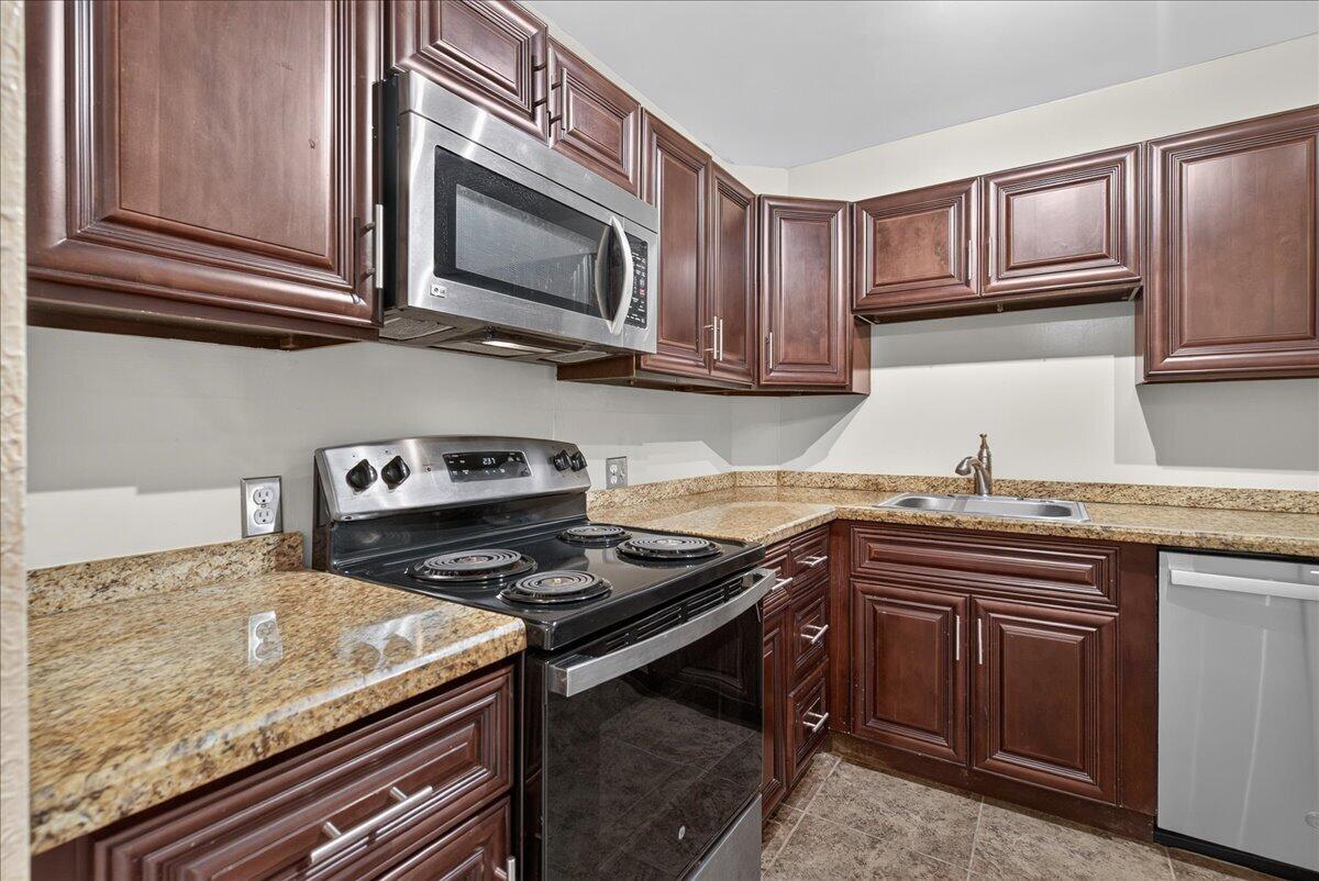 4200 Hillcrest Drive 217 Property Photo 8